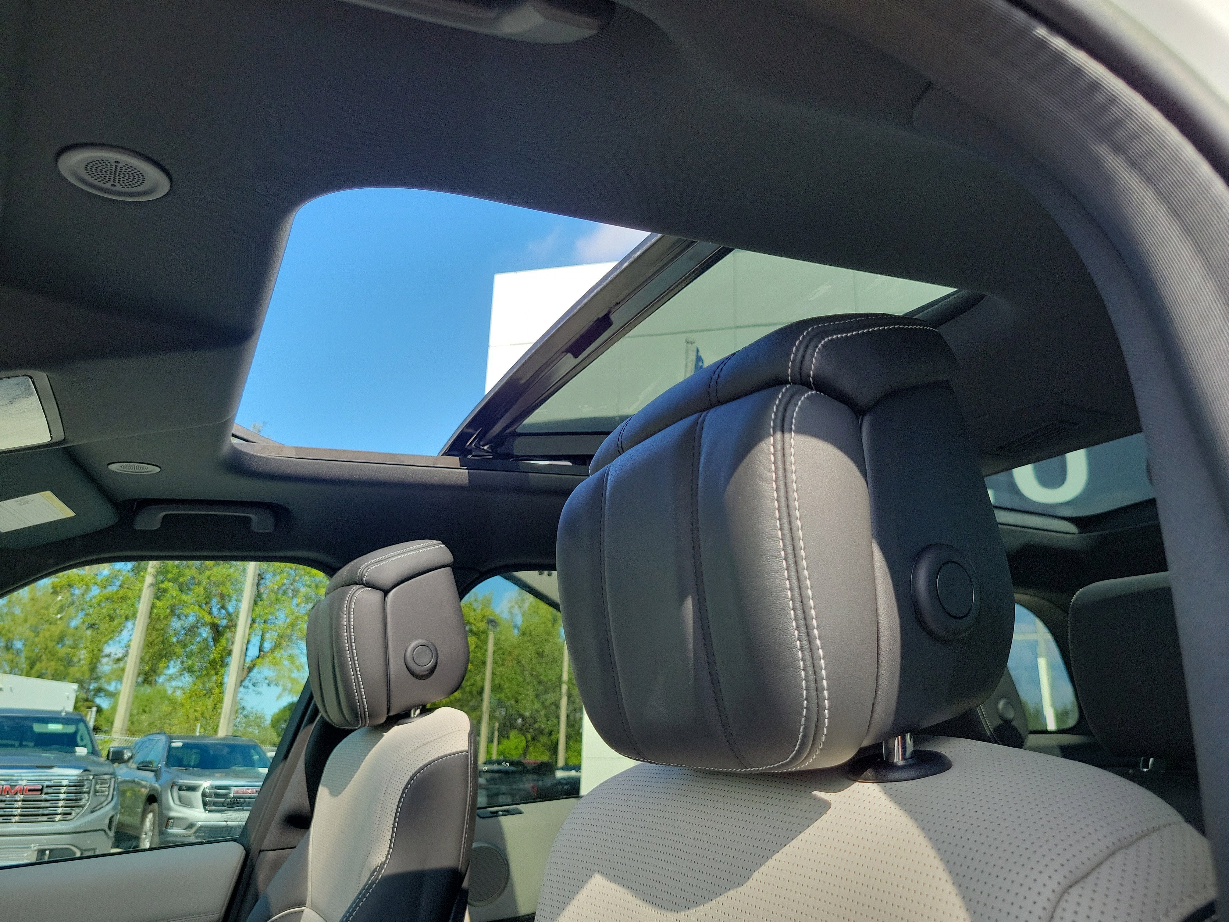 2023 Land Rover Discovery HSE R-Dynamic