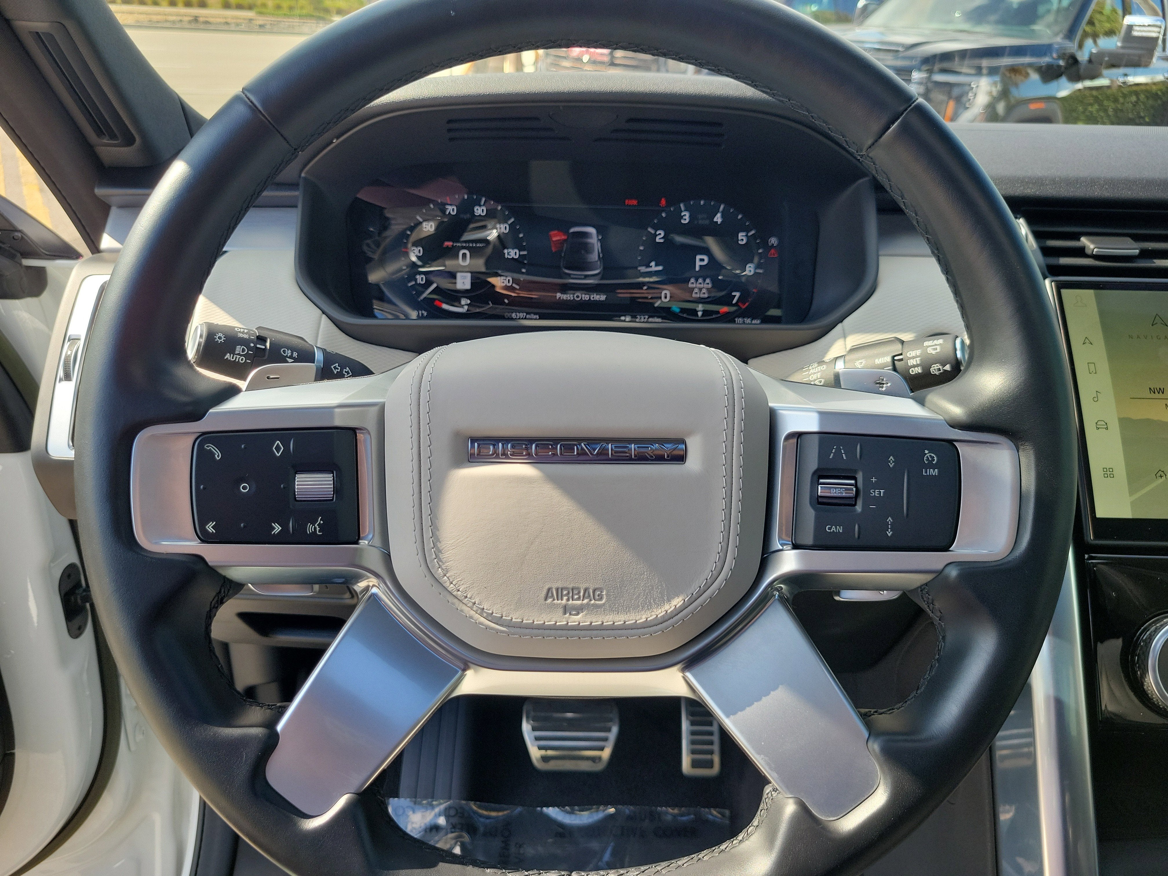 2023 Land Rover Discovery HSE R-Dynamic