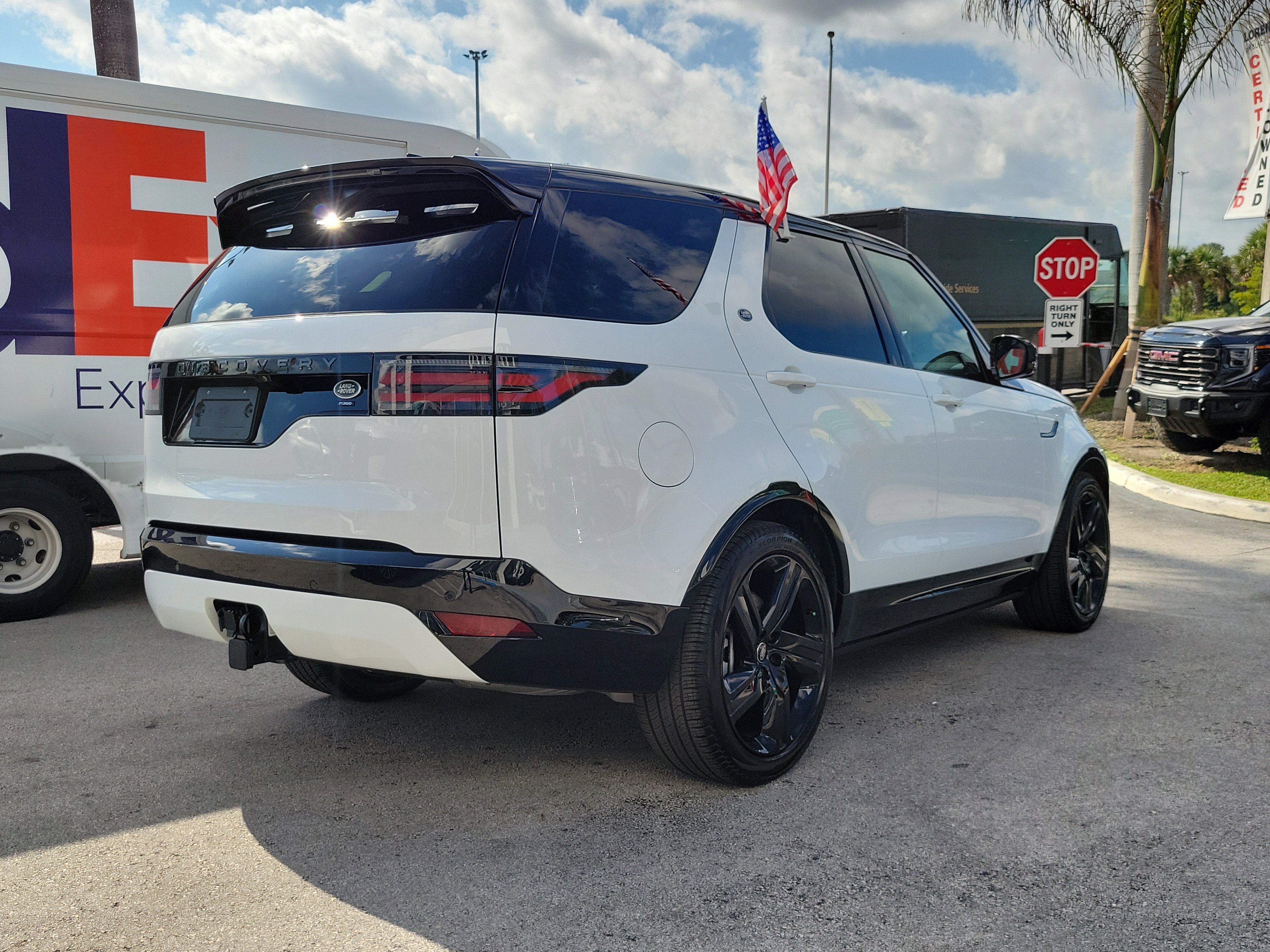 2023 Land Rover Discovery HSE R-Dynamic