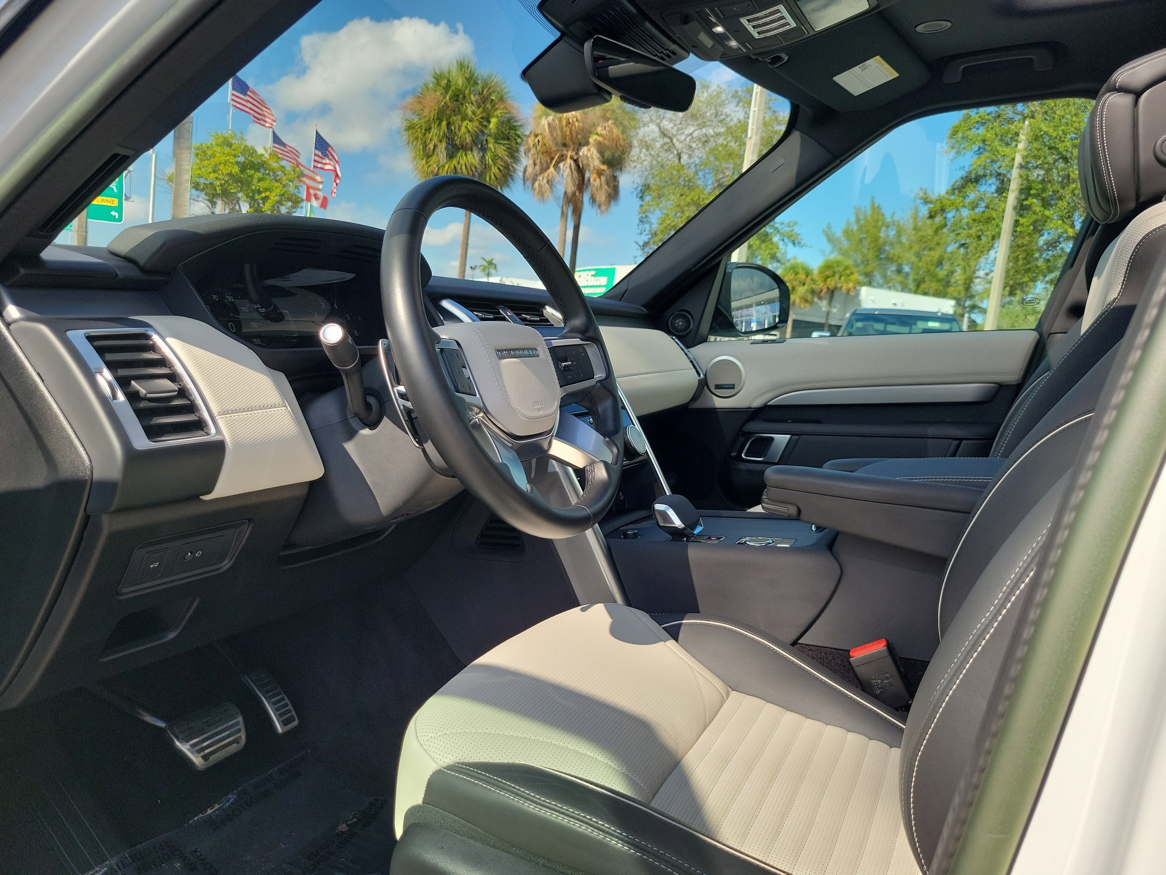 2023 Land Rover Discovery HSE R-Dynamic