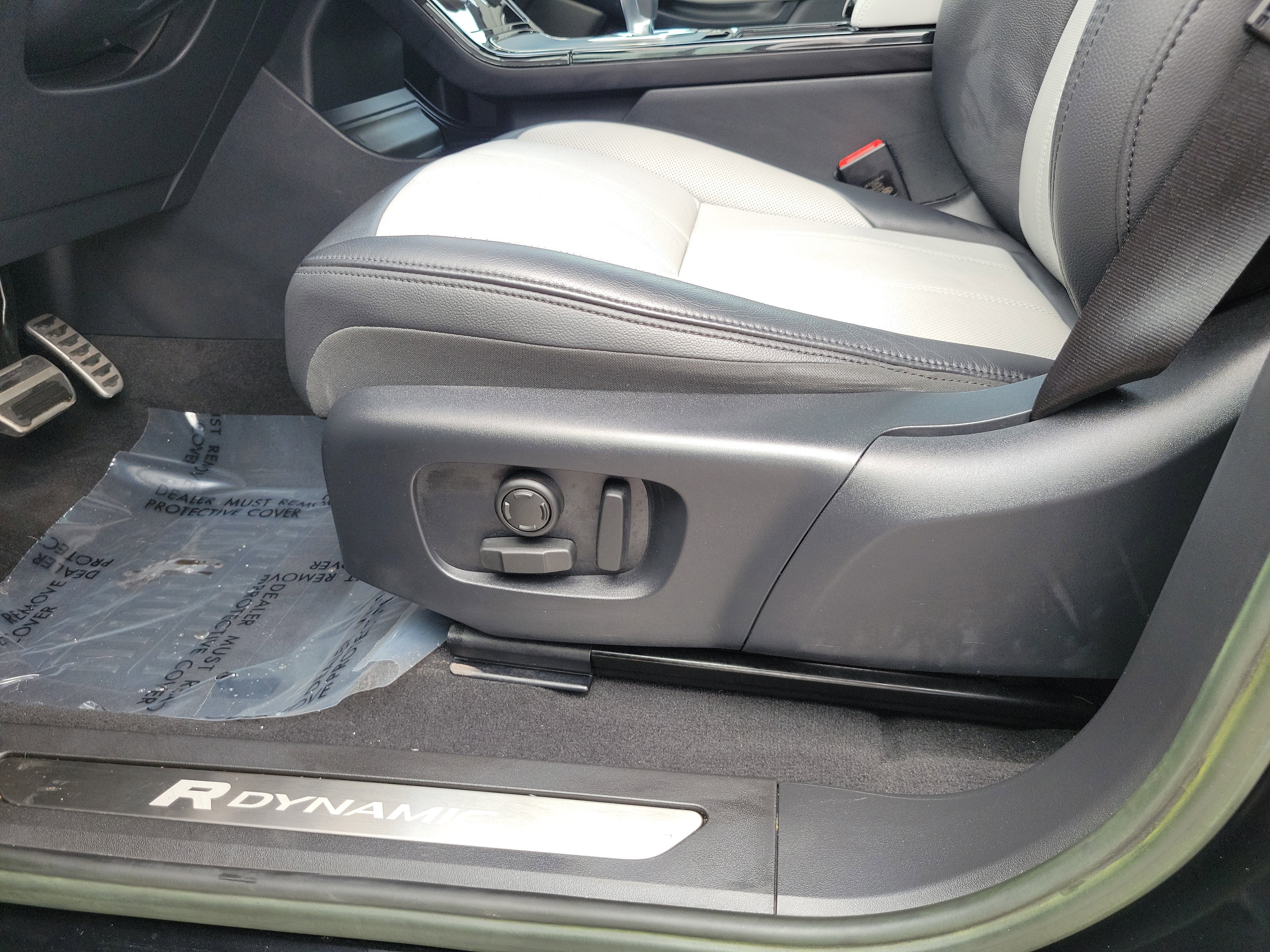 2023 Land Rover Range Rover Evoque R-Dynamic SE