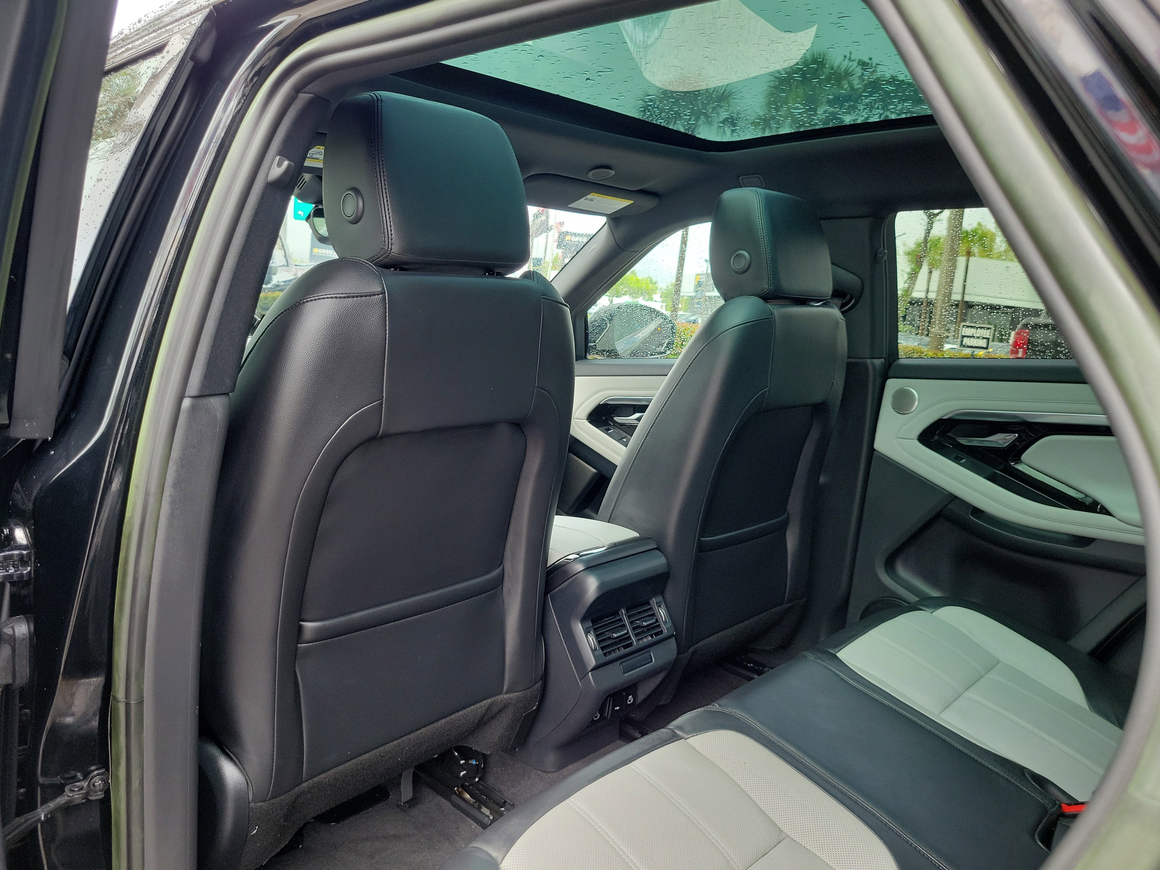 2023 Land Rover Range Rover Evoque R-Dynamic SE