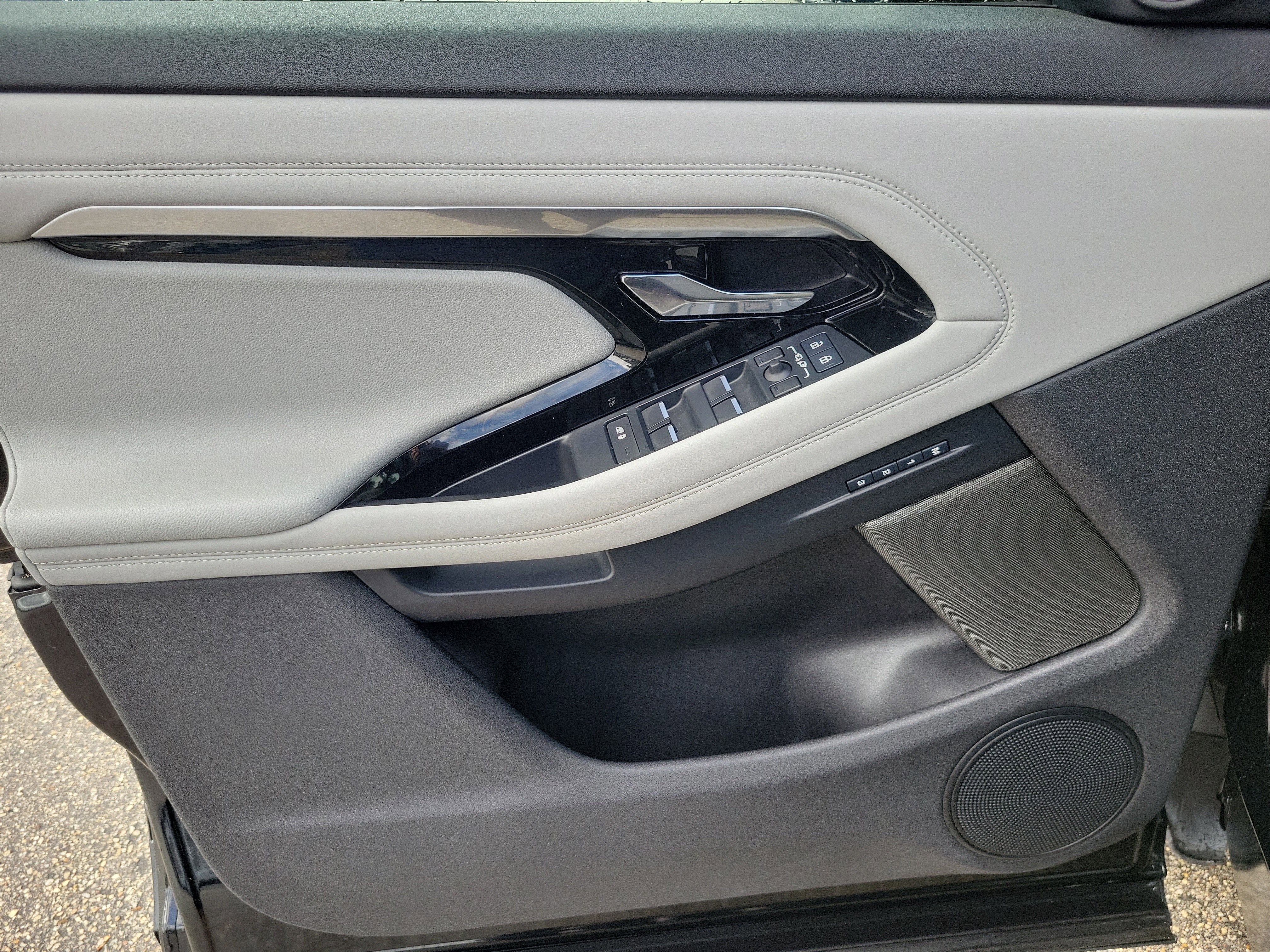 2023 Land Rover Range Rover Evoque R-Dynamic SE