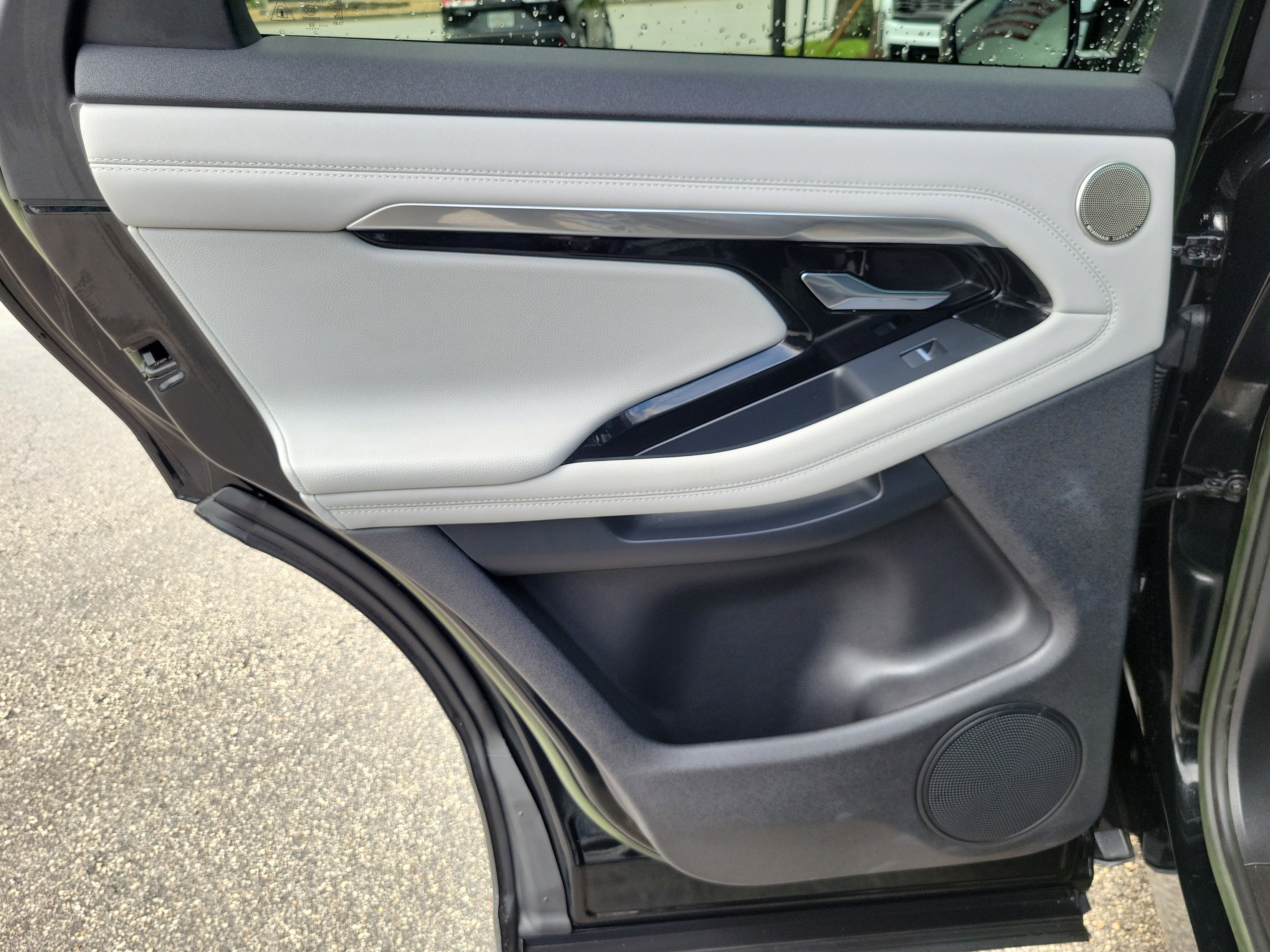 2023 Land Rover Range Rover Evoque R-Dynamic SE