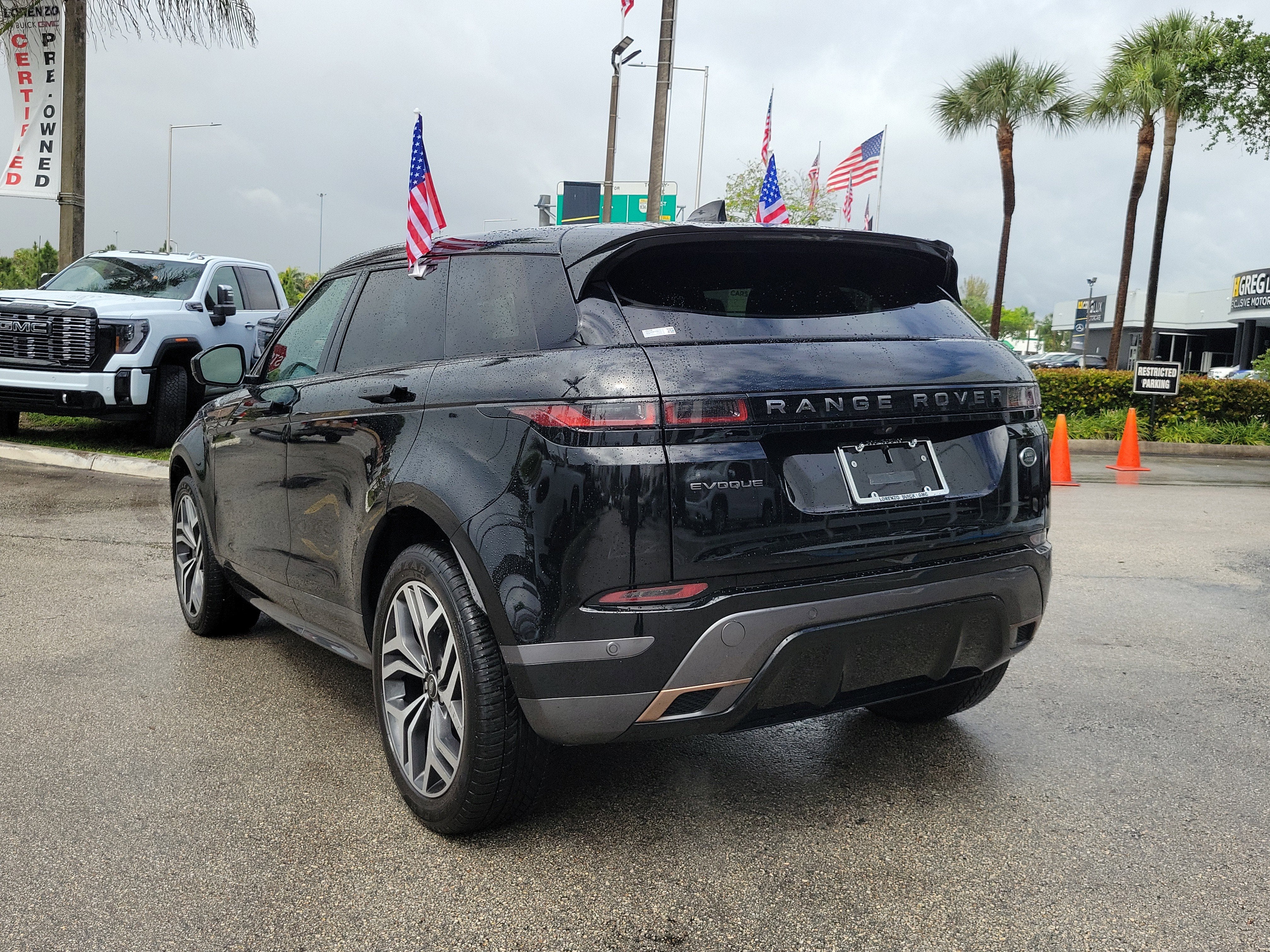 2023 Land Rover Range Rover Evoque R-Dynamic SE