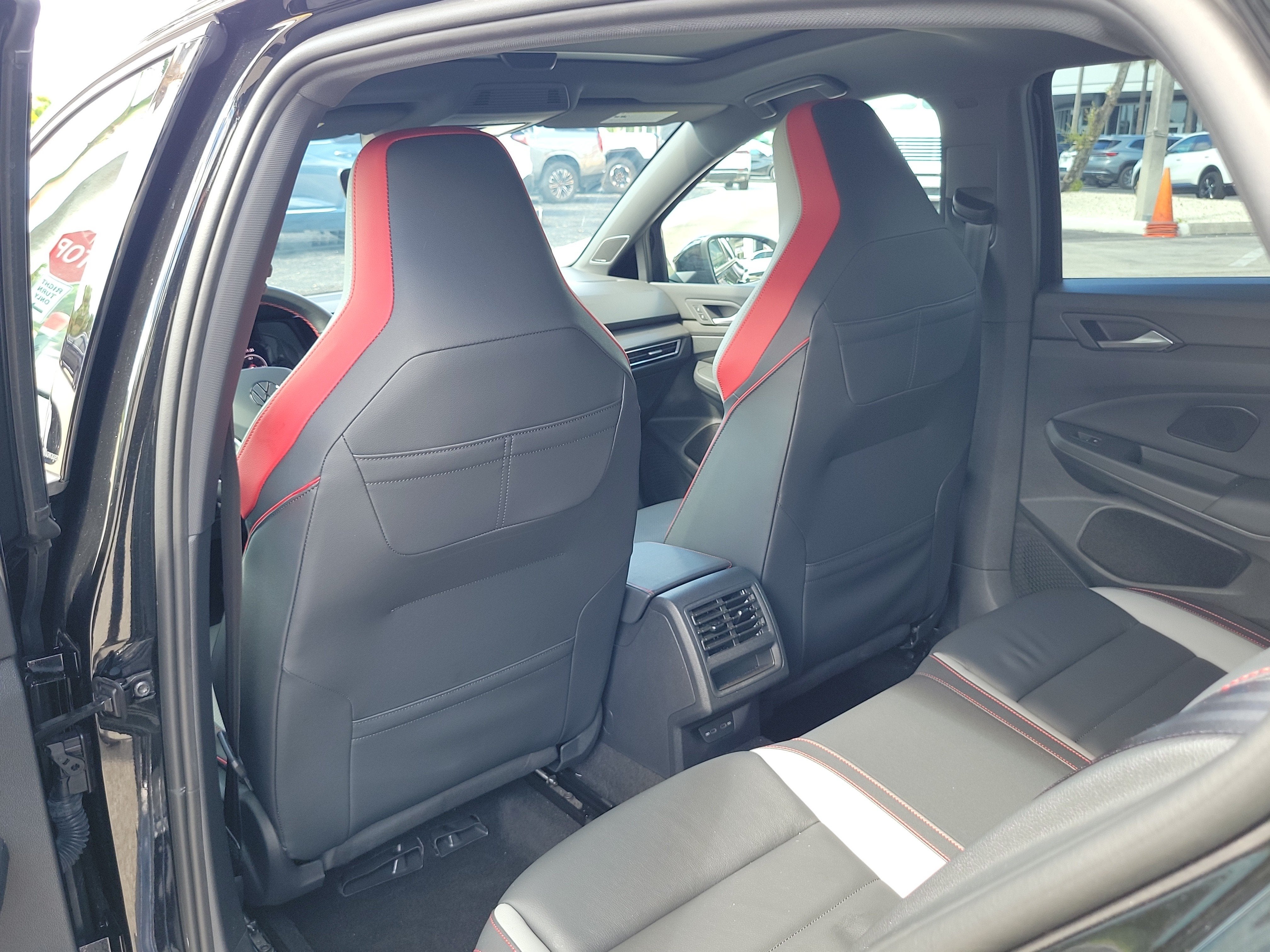 2024 Volkswagen Golf GTI 380 SE
