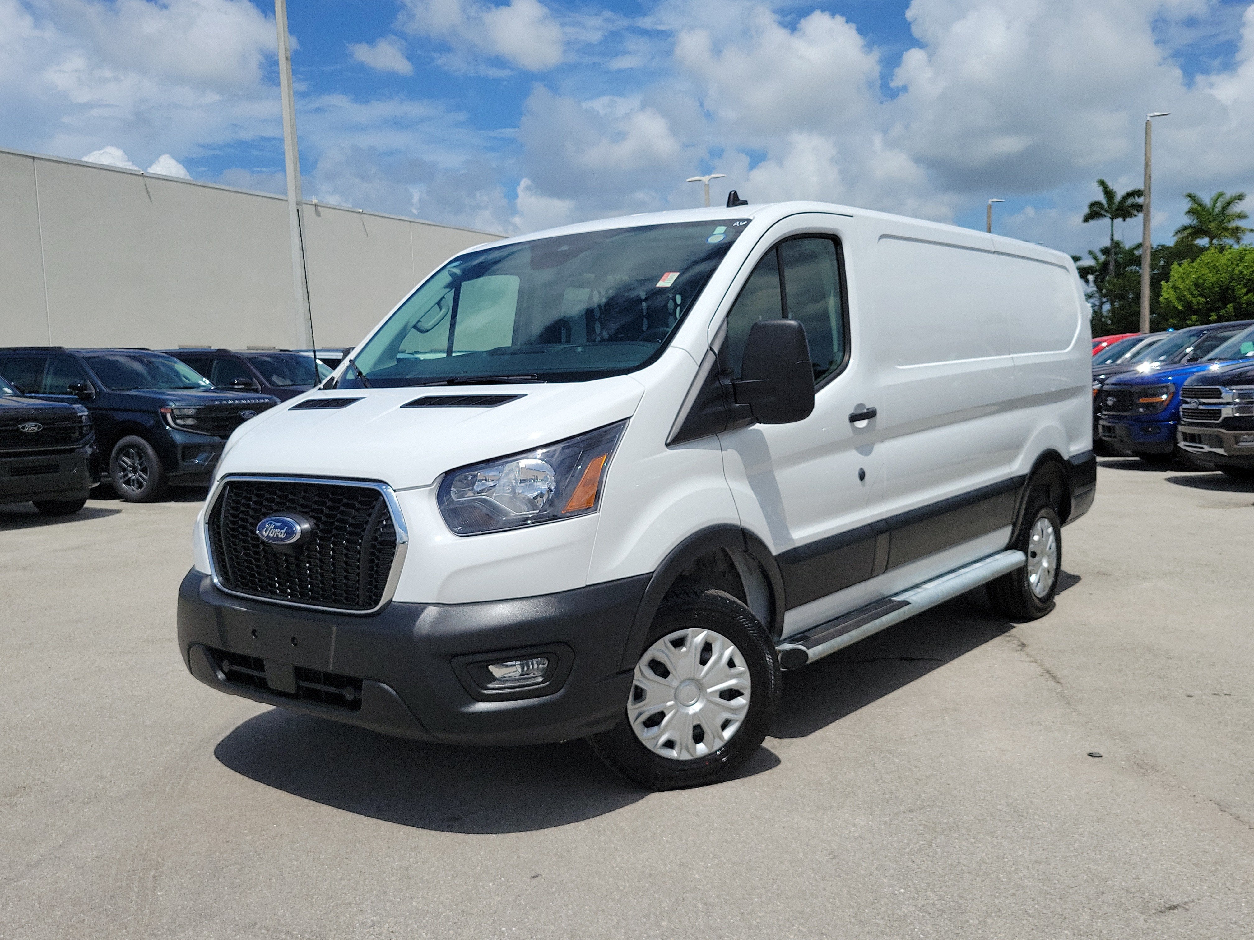 2025 Ford Transit Cargo Van T-250 130" Low Rf 9070 GVWR RWD