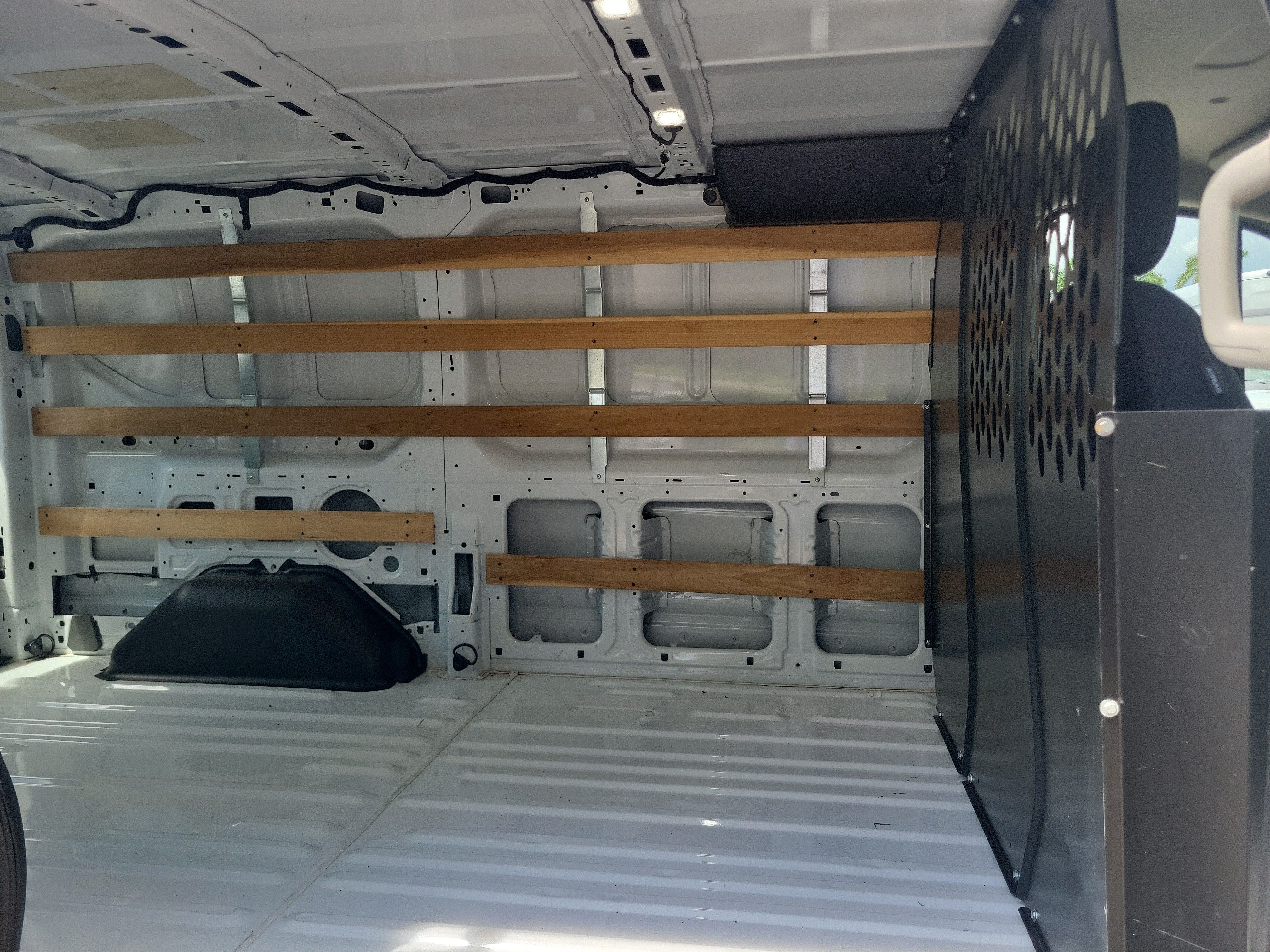 2025 Ford Transit Cargo Van T-250 130" Low Rf 9070 GVWR RWD