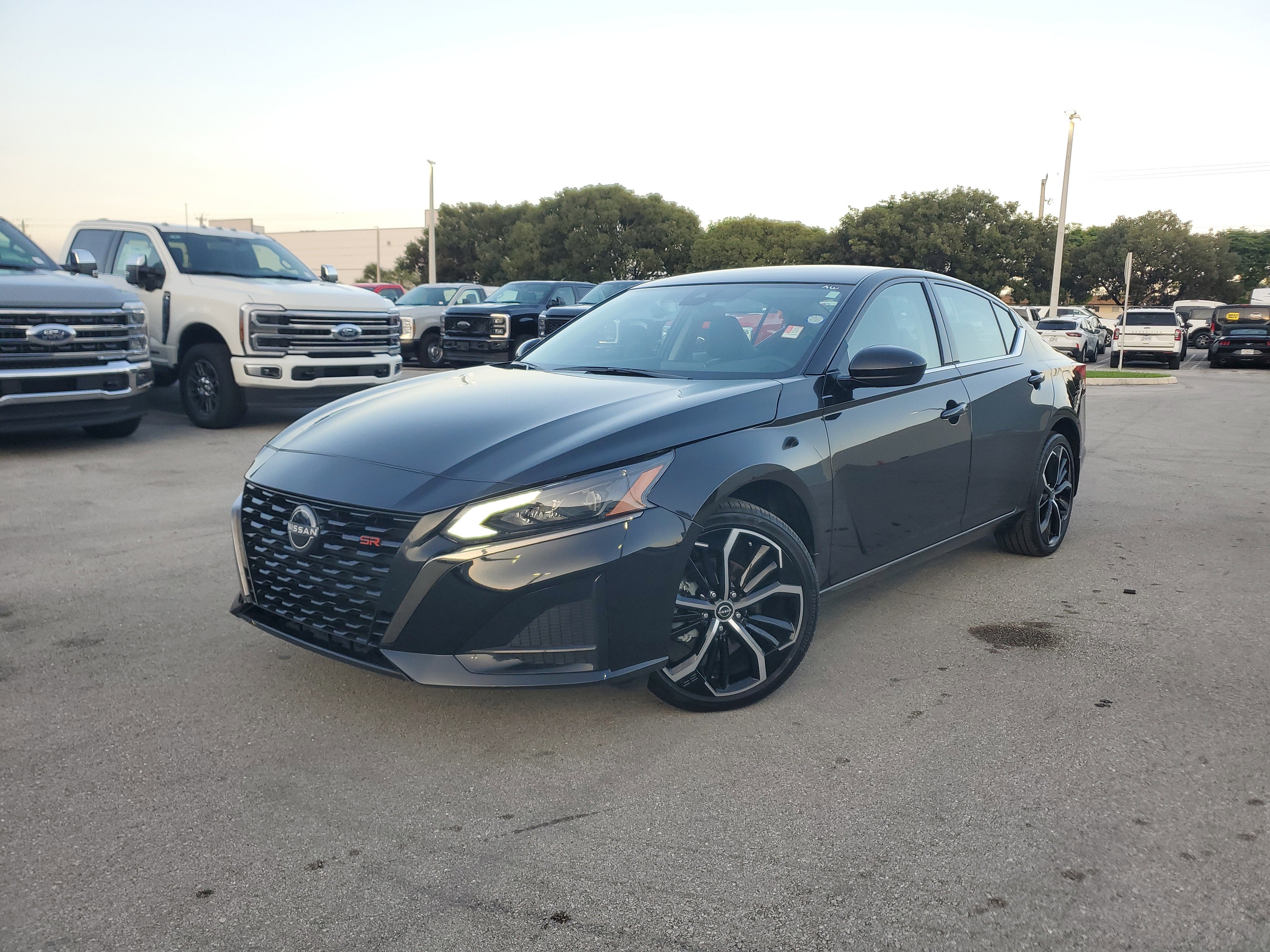 2025 Nissan Altima SR