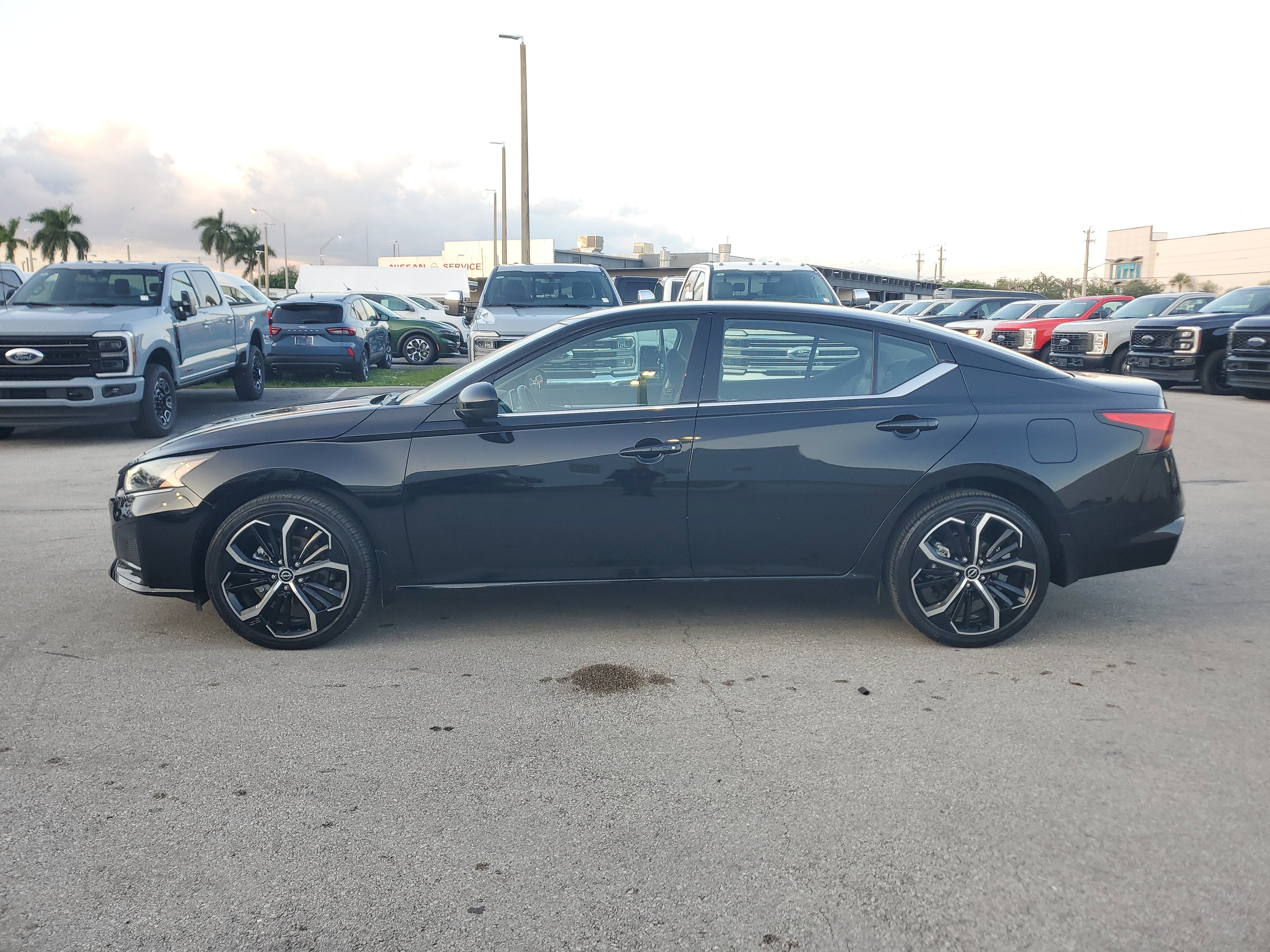 2025 Nissan Altima SR