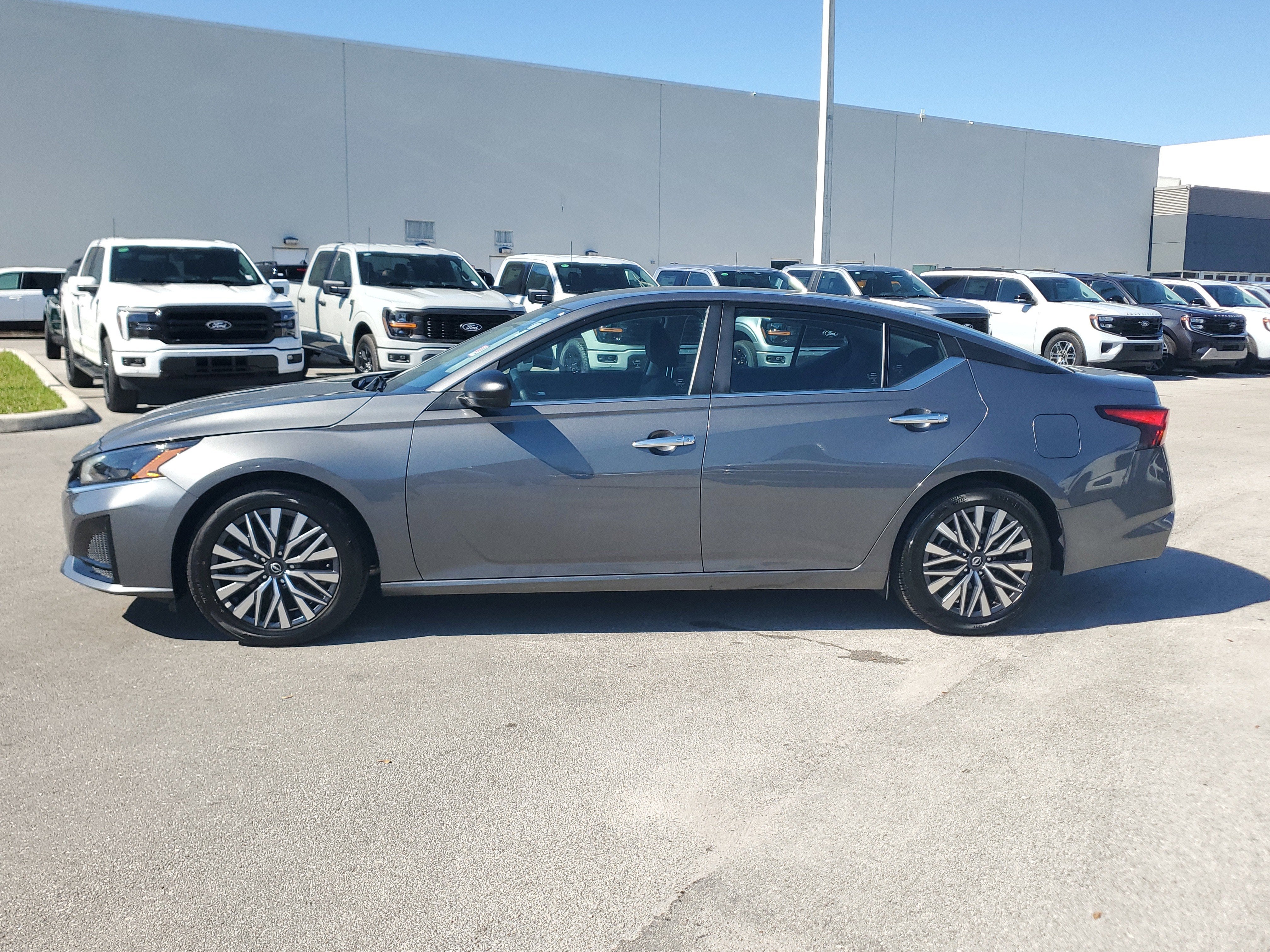 2025 Nissan Altima SV