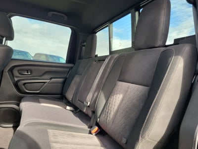 2023 Nissan Titan SV