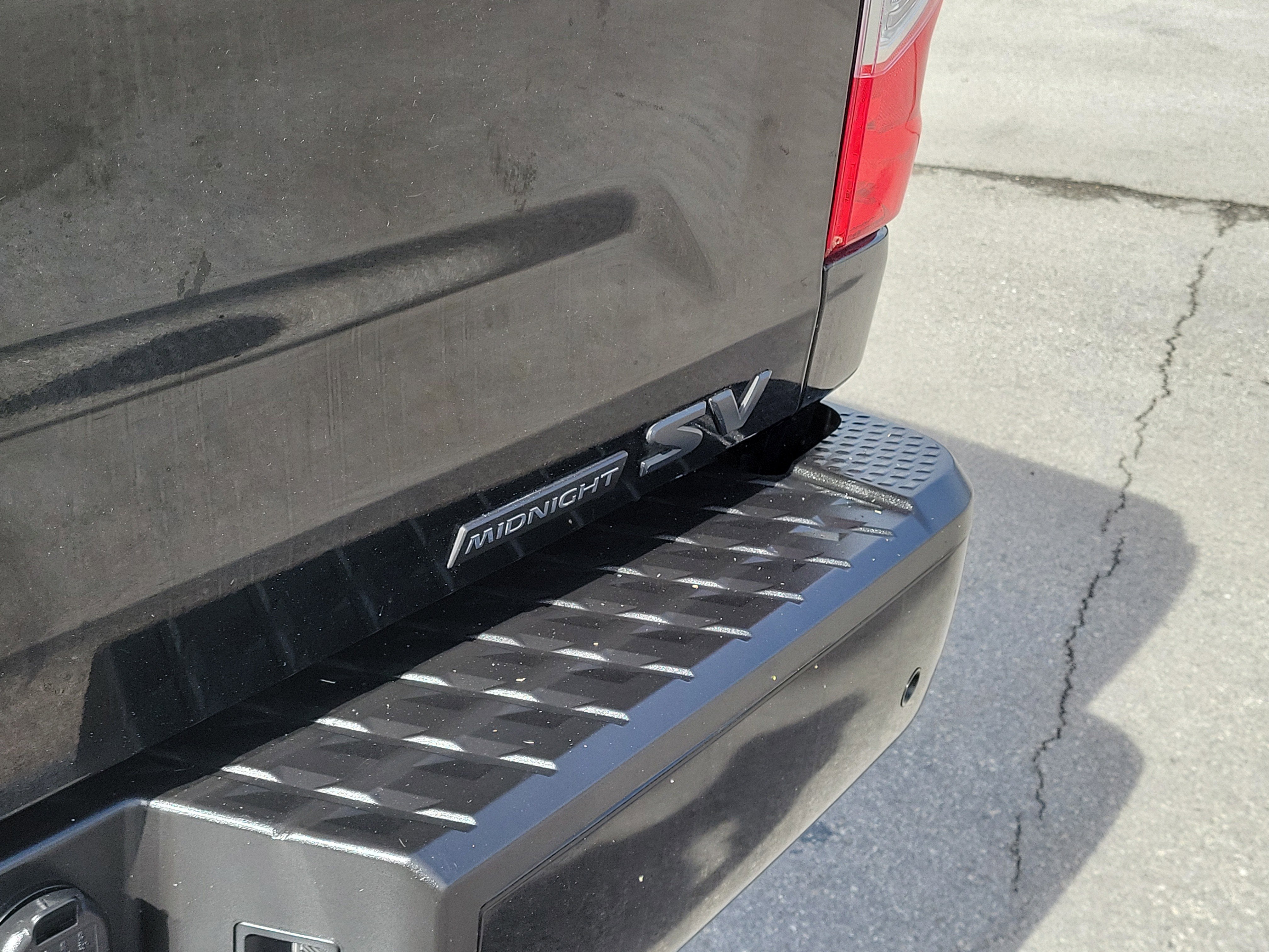 2023 Nissan Titan SV