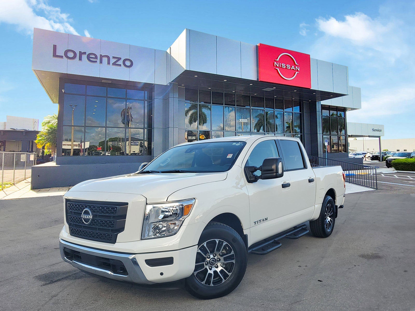 2024 Nissan TITAN Crew Cab SV