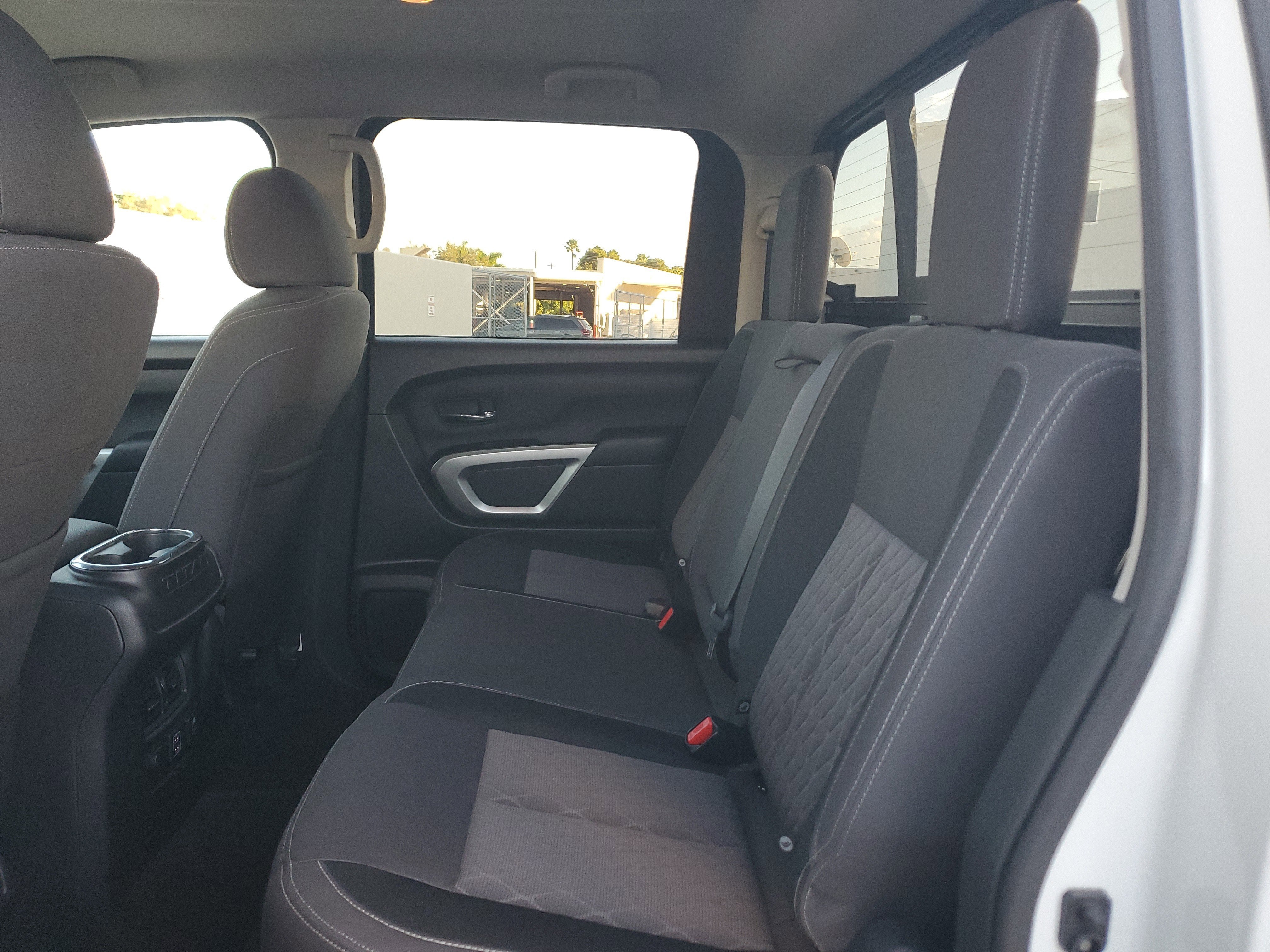 2024 Nissan TITAN Crew Cab SV