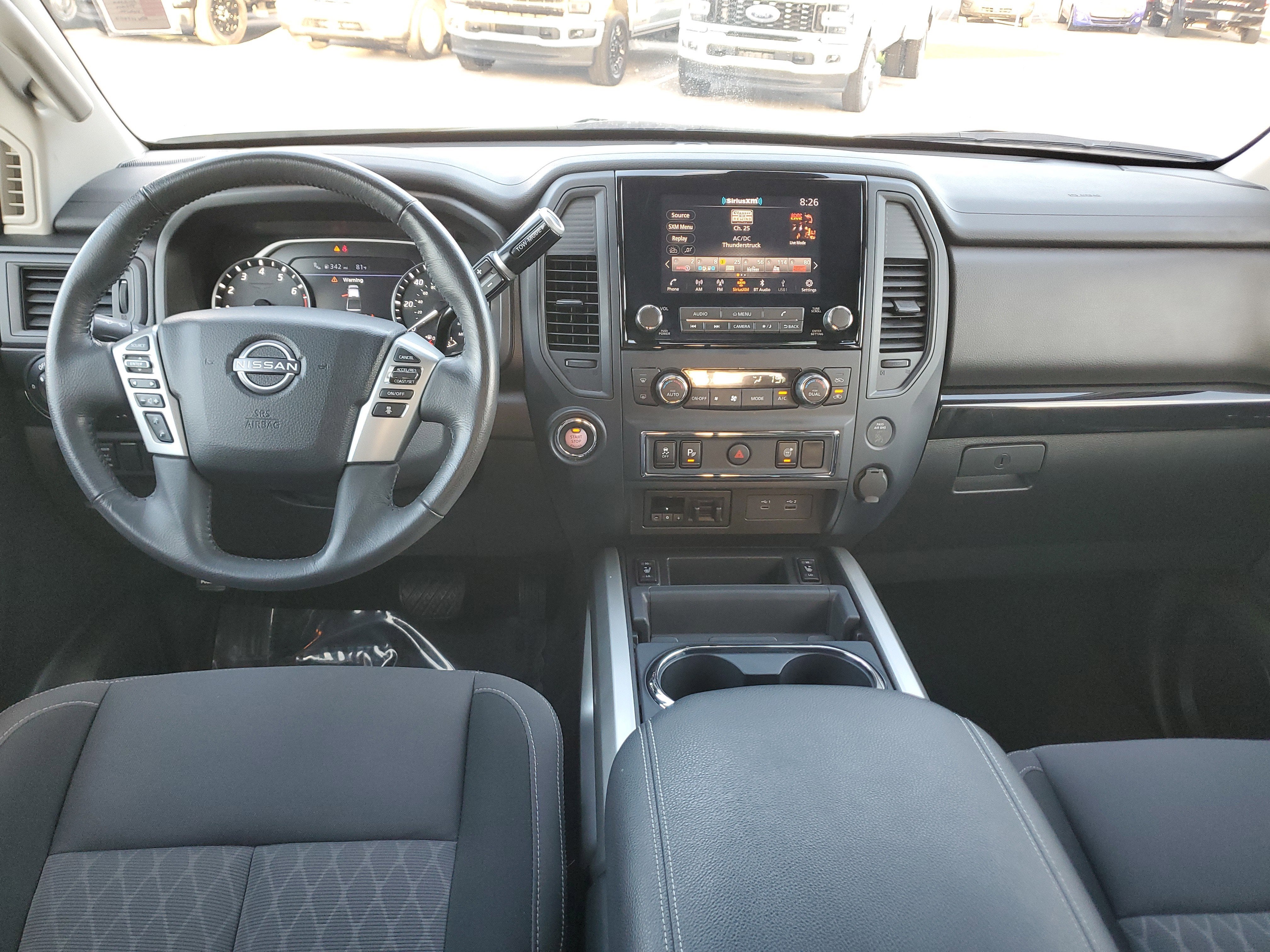 2024 Nissan TITAN Crew Cab SV
