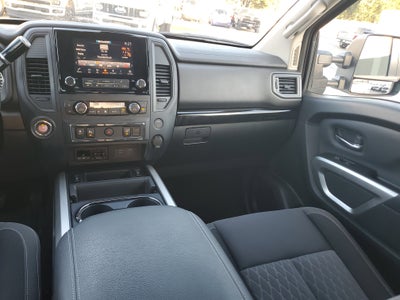 2024 Nissan TITAN Crew Cab SV