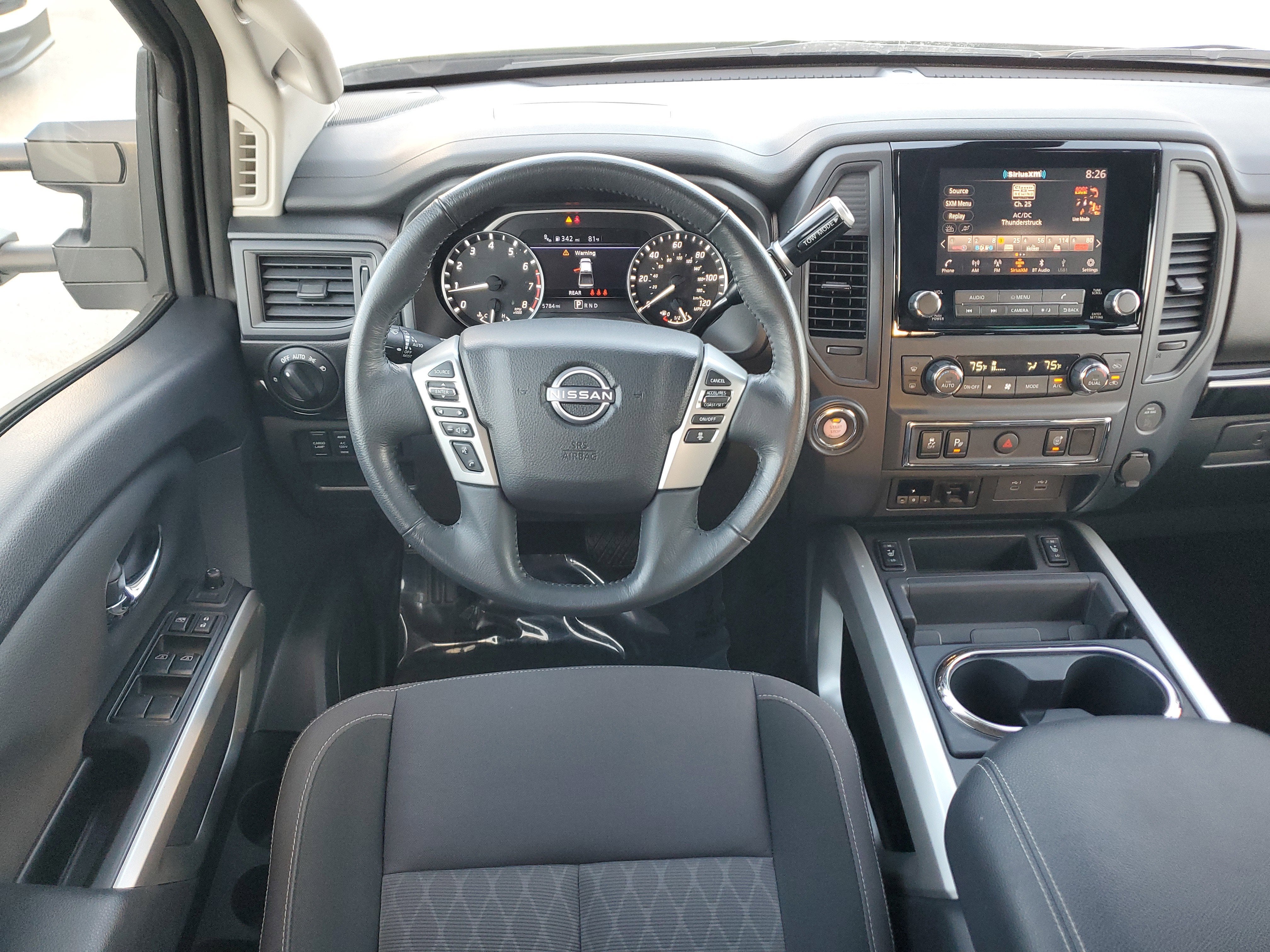 2024 Nissan TITAN Crew Cab SV