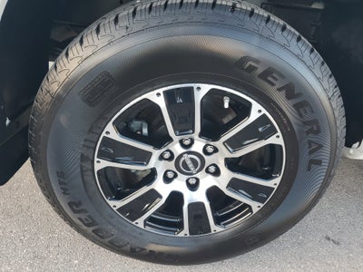 2024 Nissan TITAN Crew Cab SV