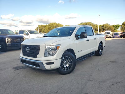 2024 Nissan TITAN Crew Cab SV
