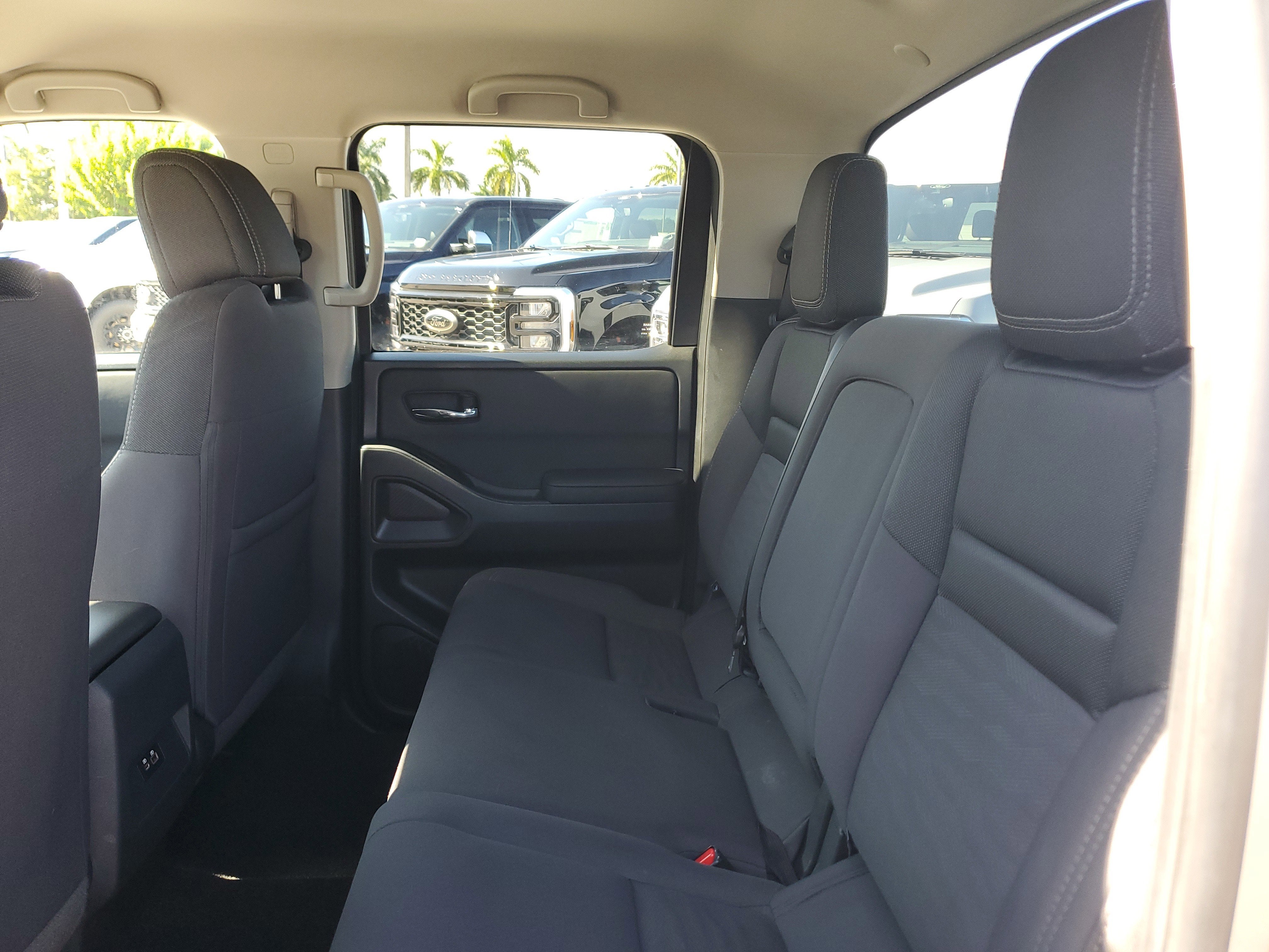 2024 Nissan Frontier Crew Cab SV