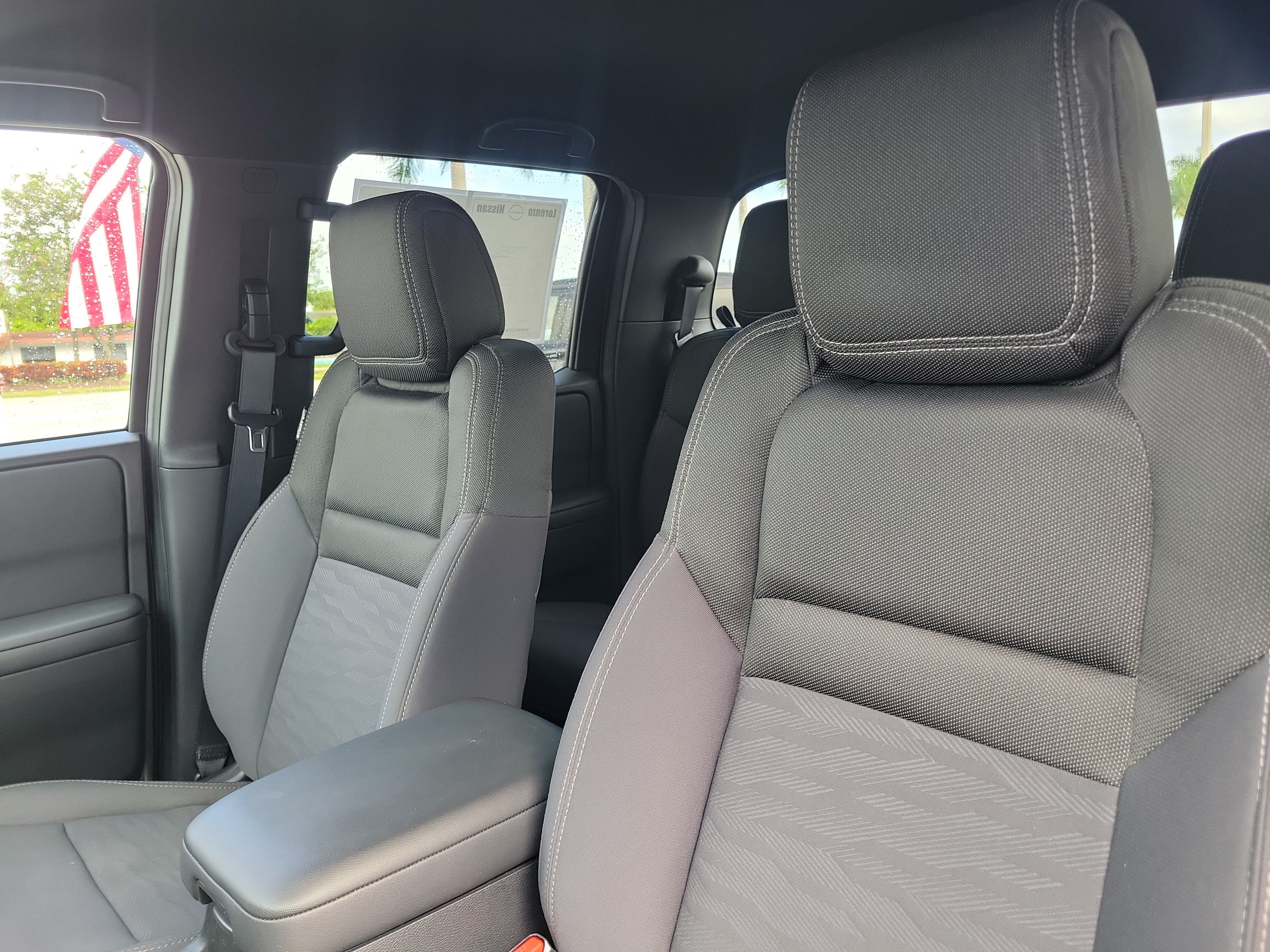 2023 Nissan Frontier SV