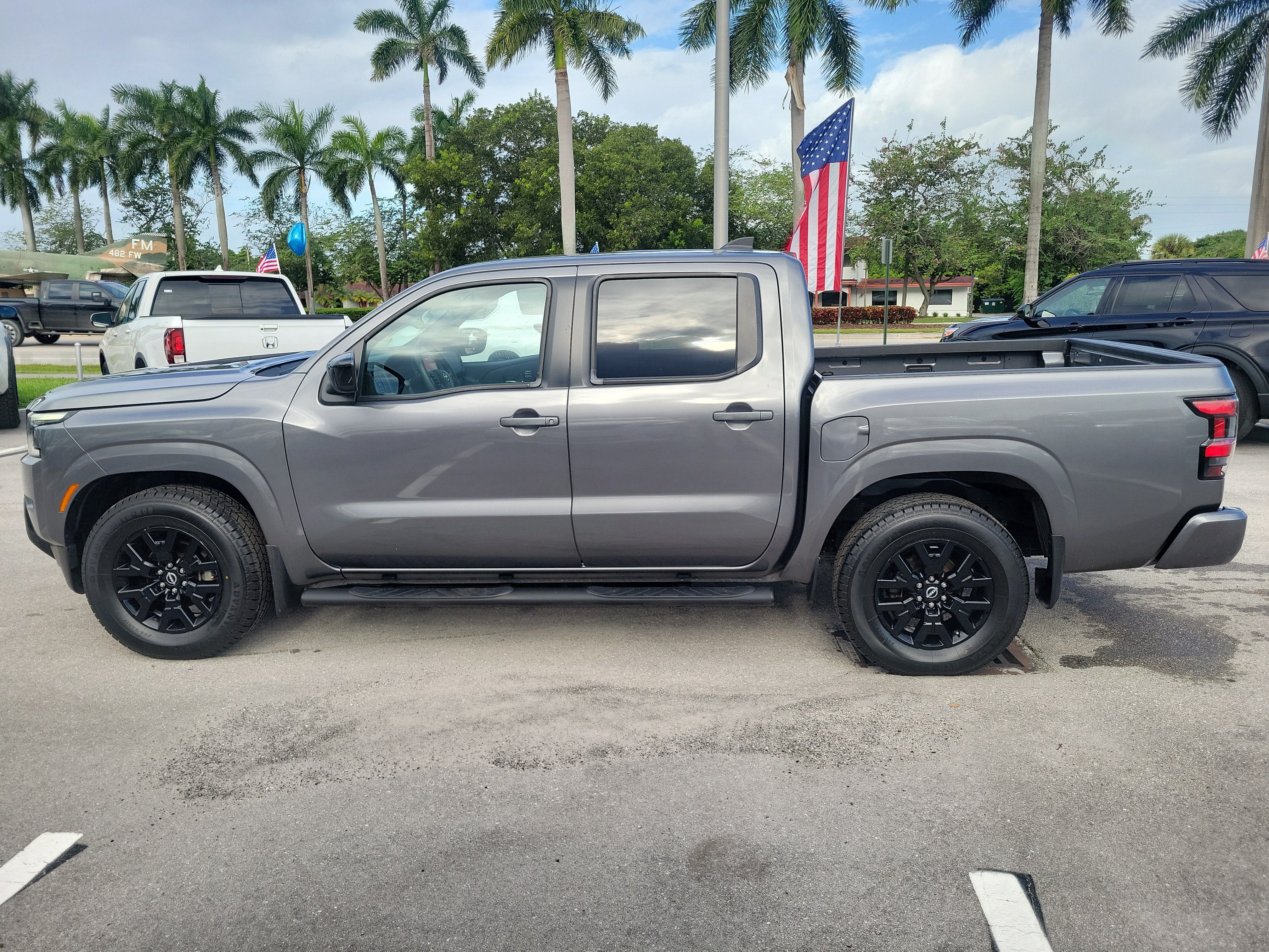2023 Nissan Frontier SV