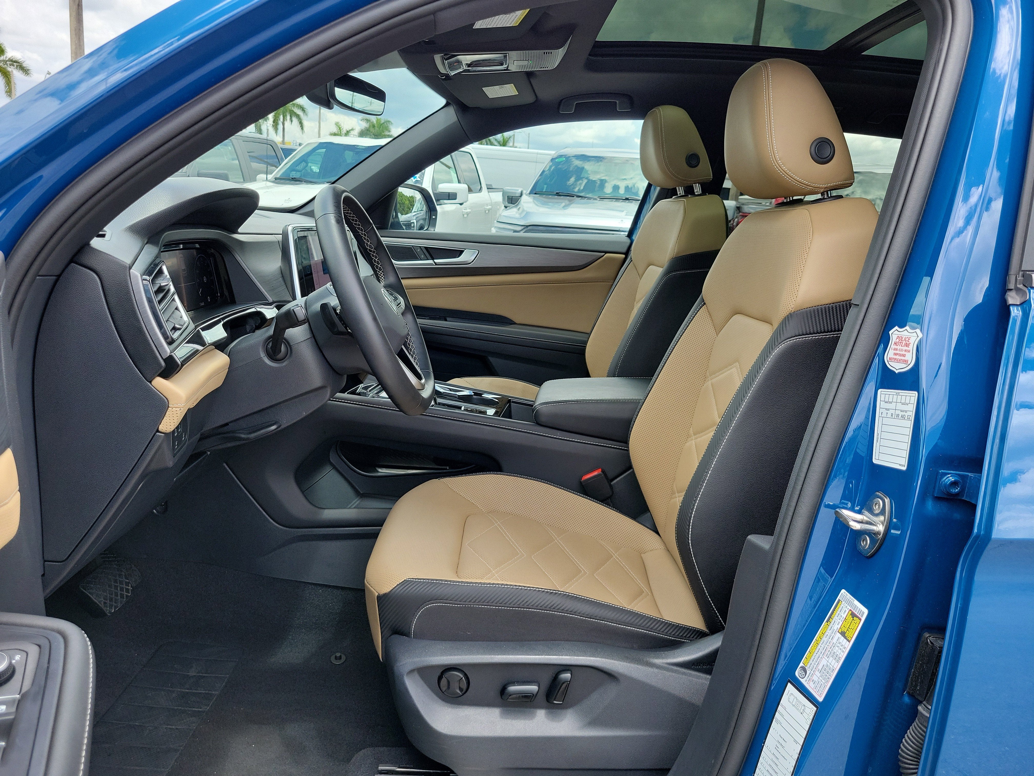 2025 Volkswagen Atlas Cross Sport 2.0T SE w/Technology