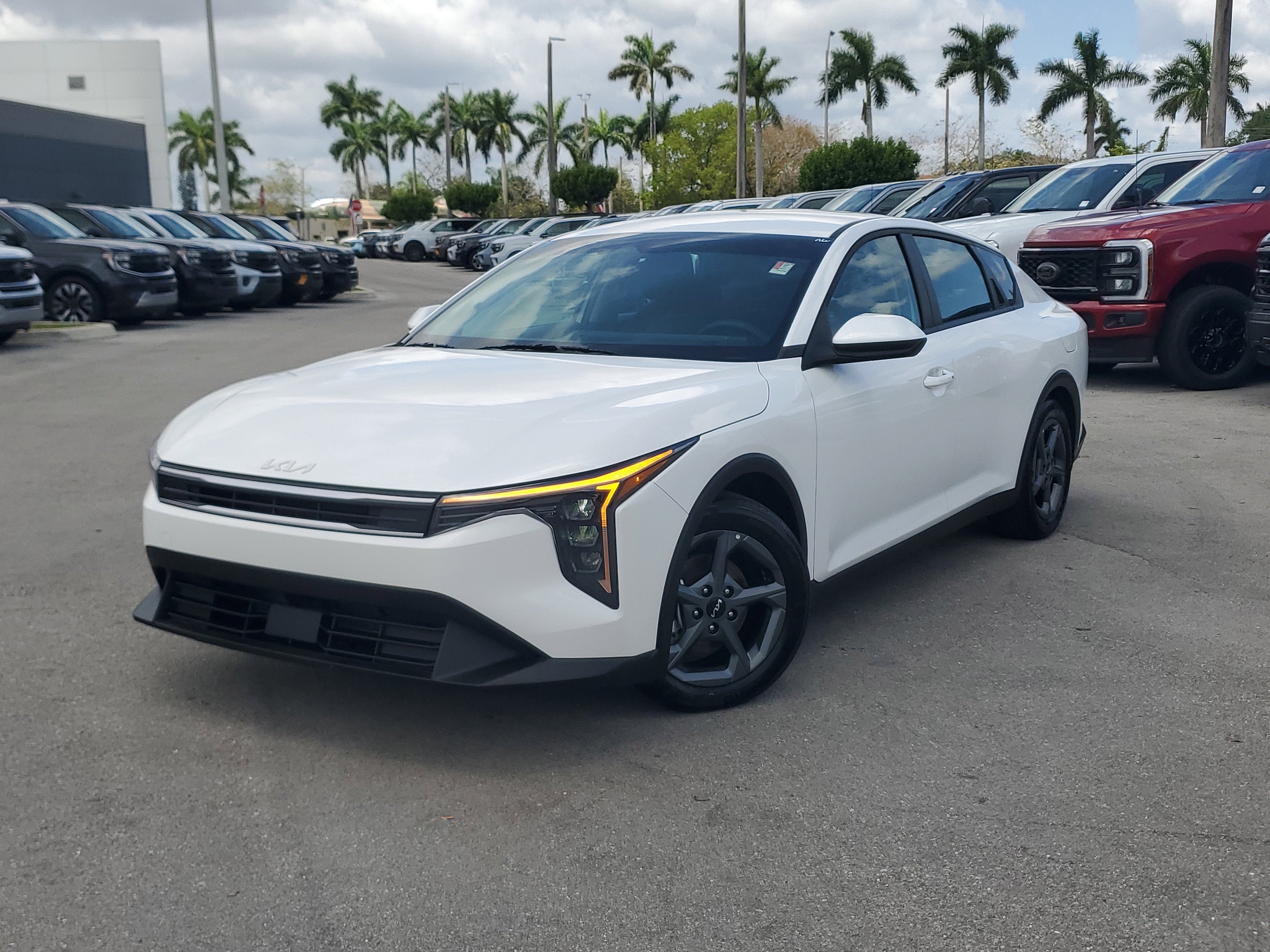 2025 Kia K4 LXS