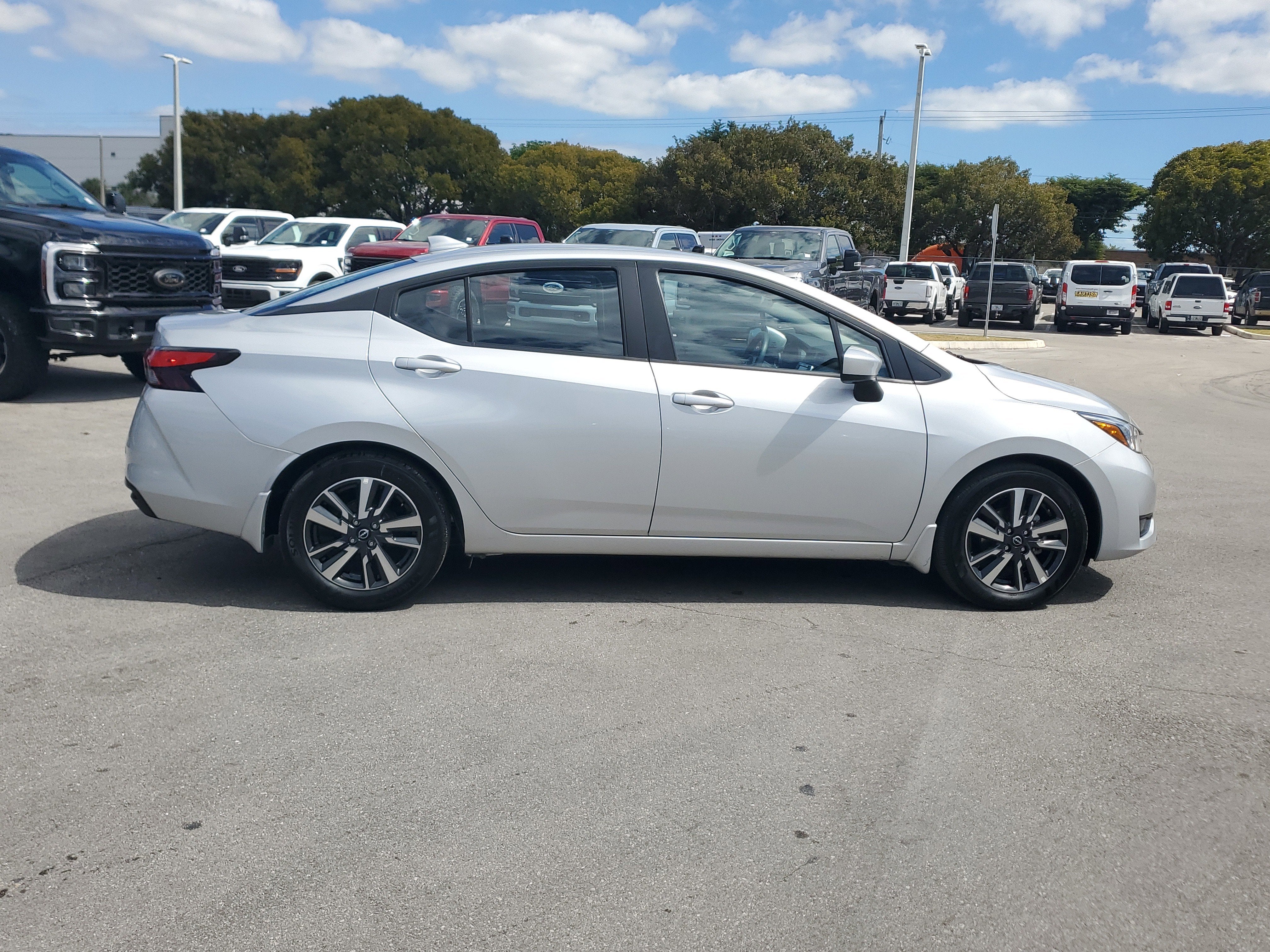 2025 Nissan Versa SV