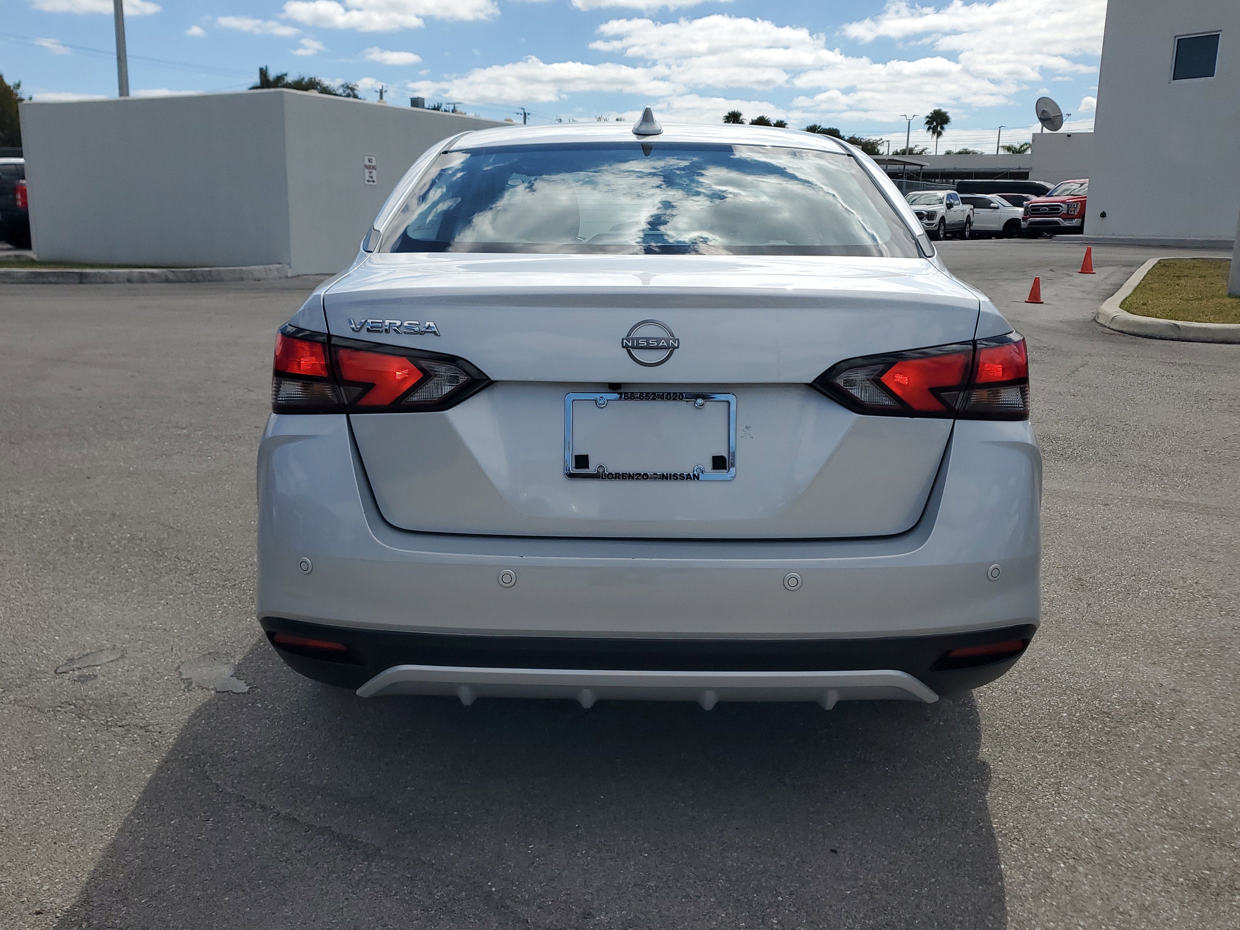 2025 Nissan Versa SV