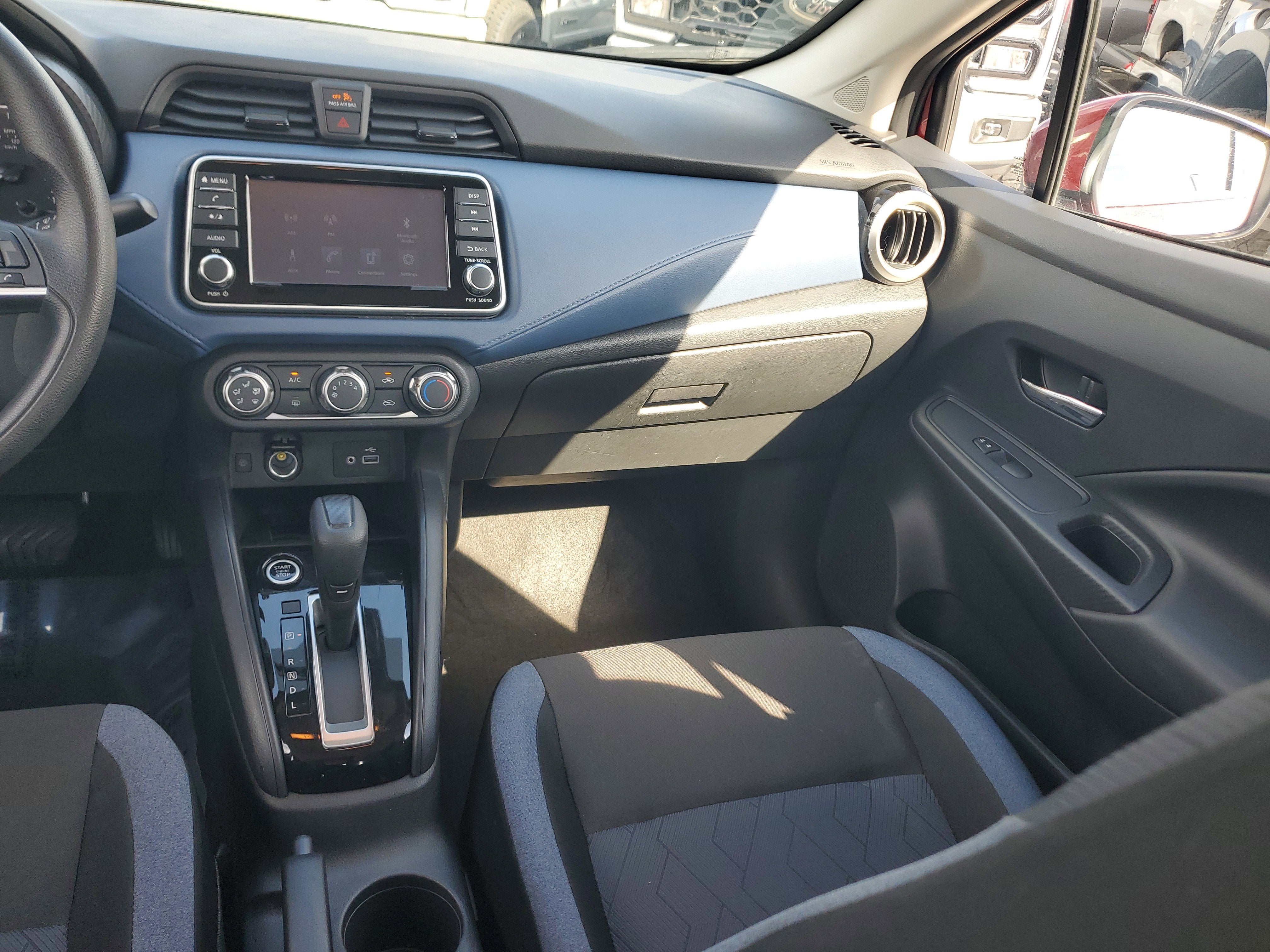 2025 Nissan Versa SV