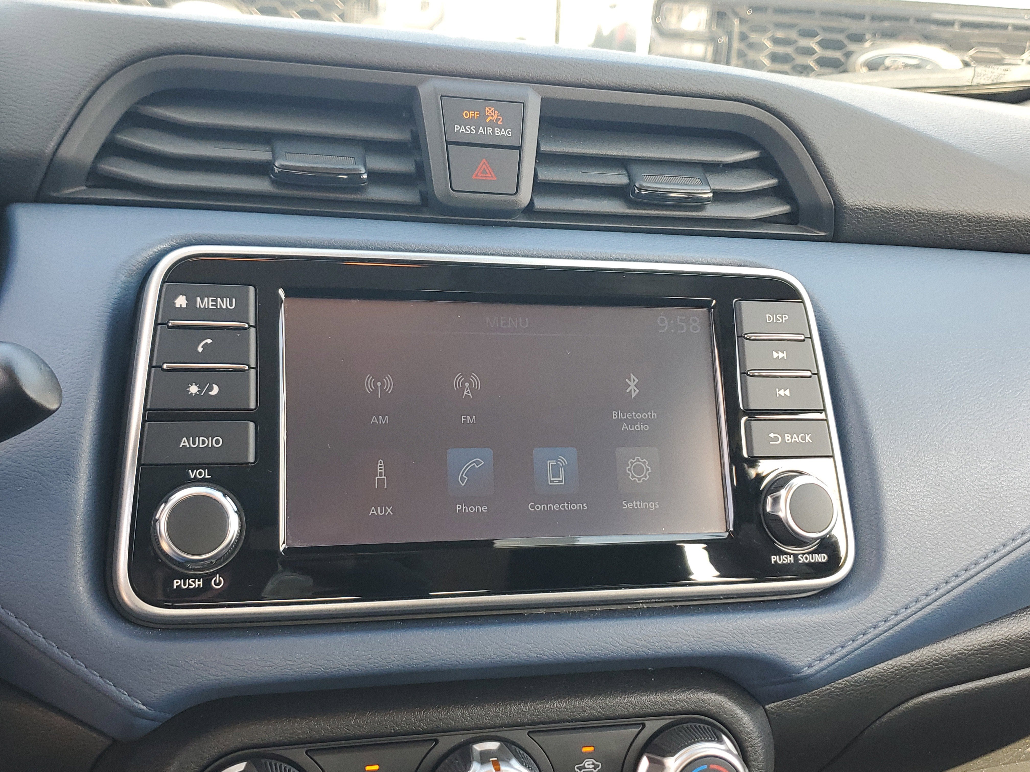 2025 Nissan Versa SV