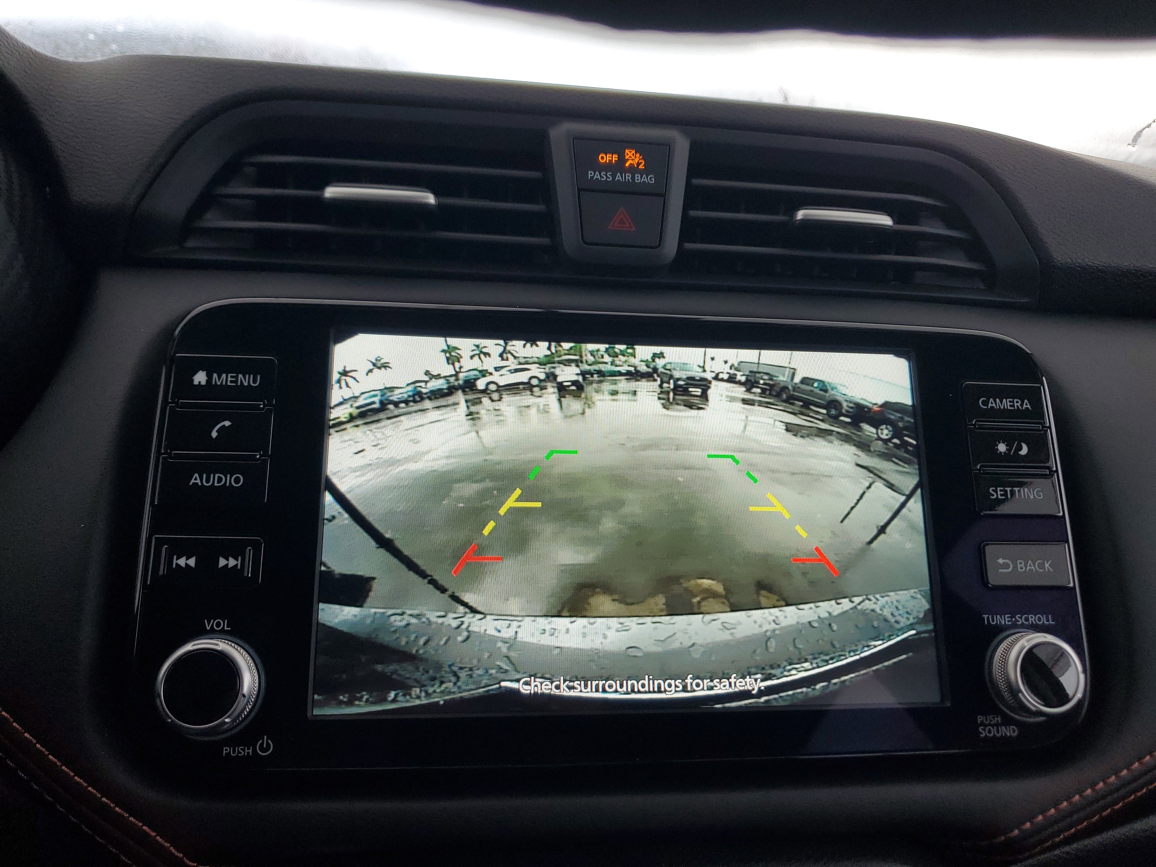 2023 Nissan Versa SR