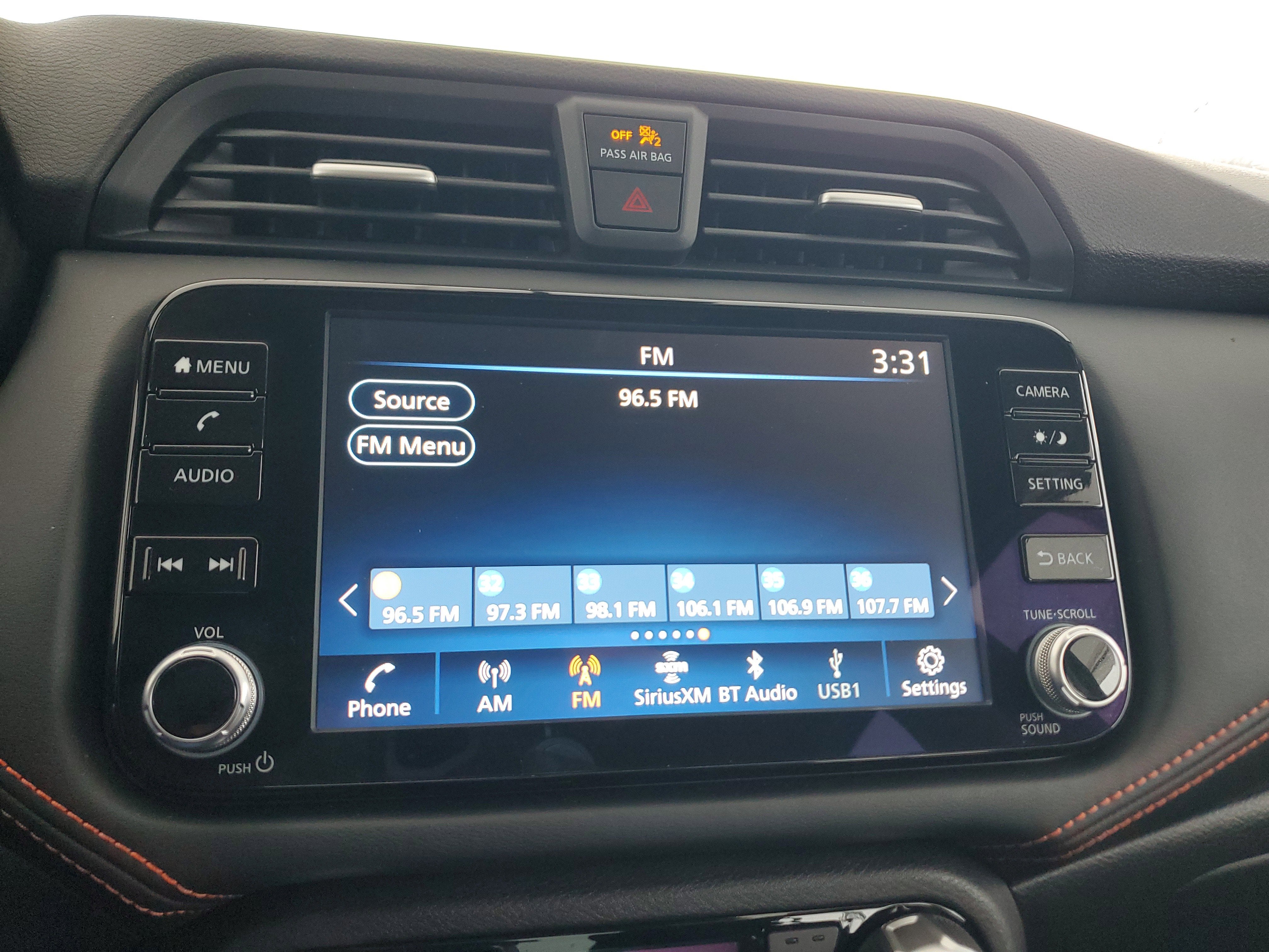 2023 Nissan Versa SR