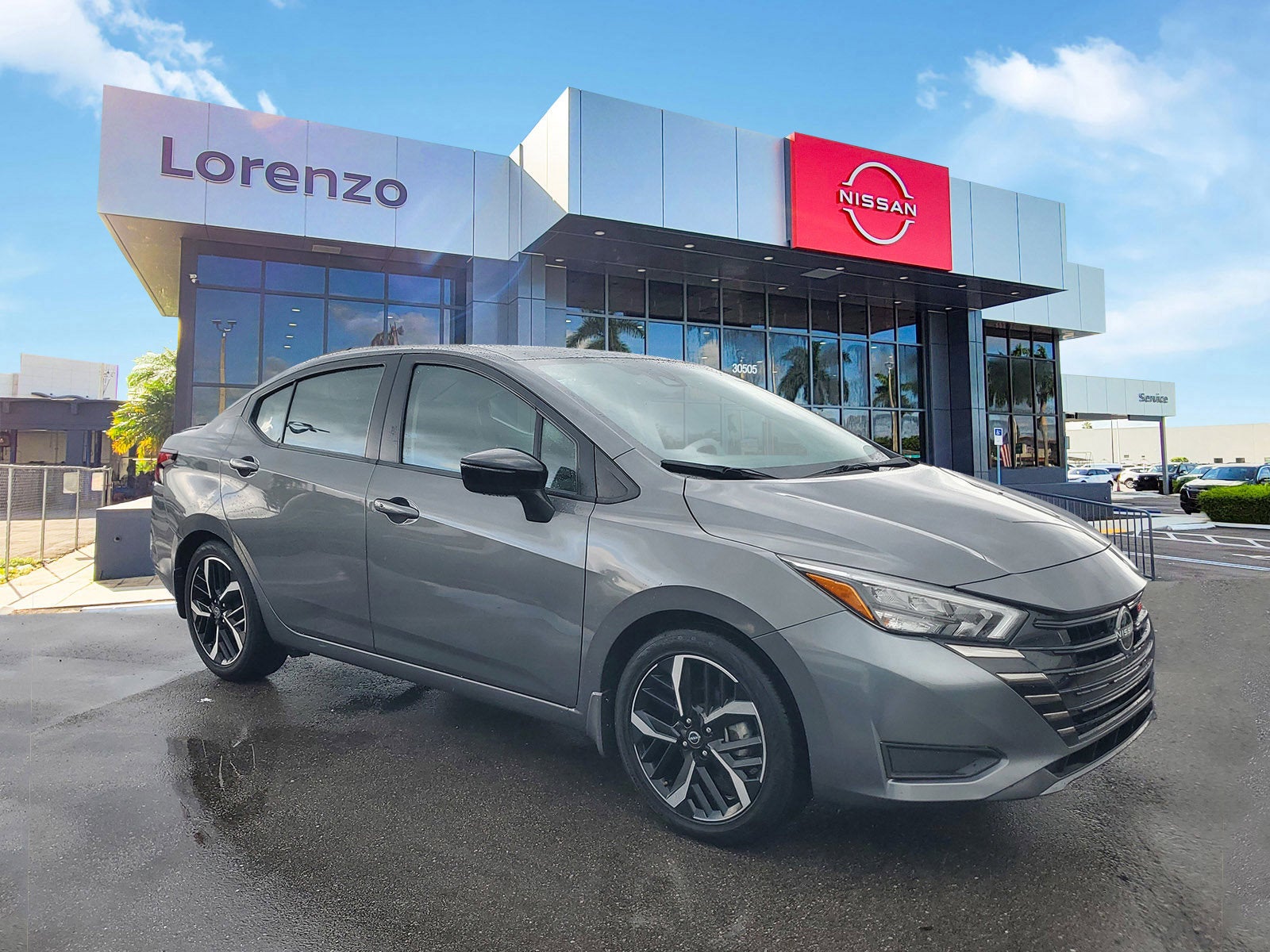 2023 Nissan Versa SR