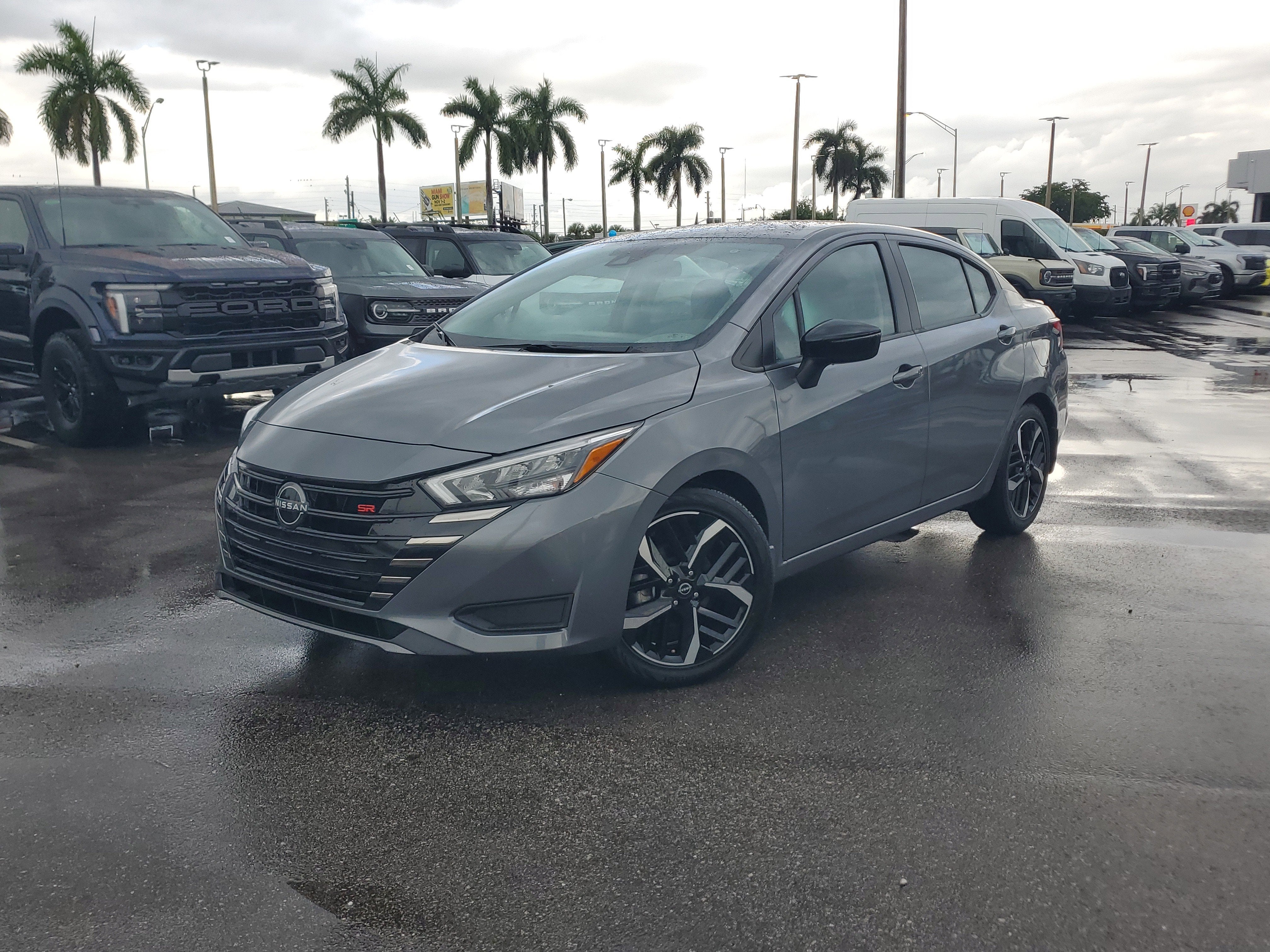 2023 Nissan Versa SR