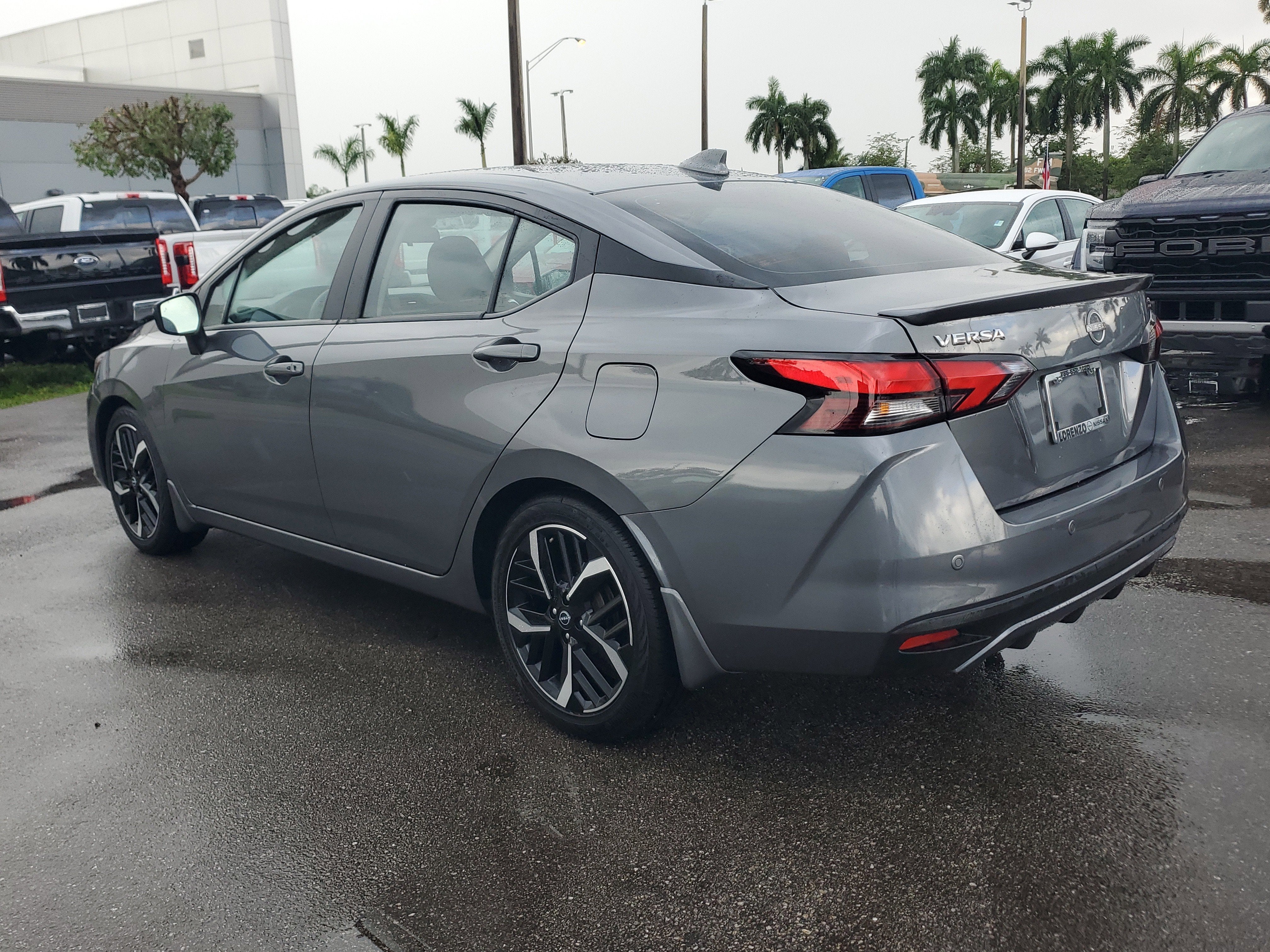 2023 Nissan Versa SR