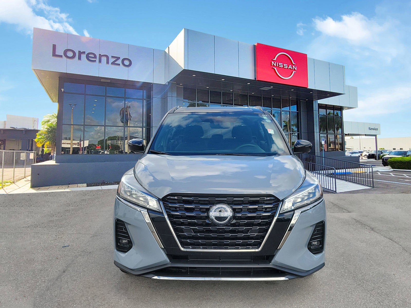 2023 Nissan Kicks SR