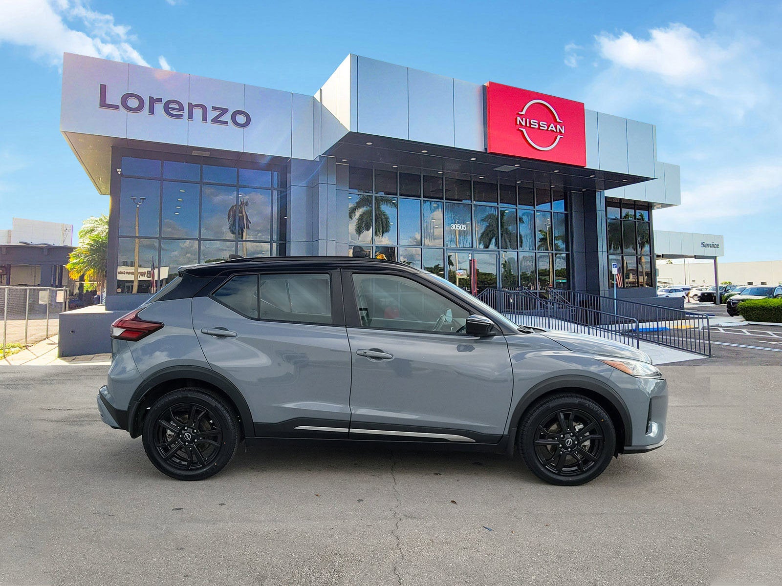 2023 Nissan Kicks SR