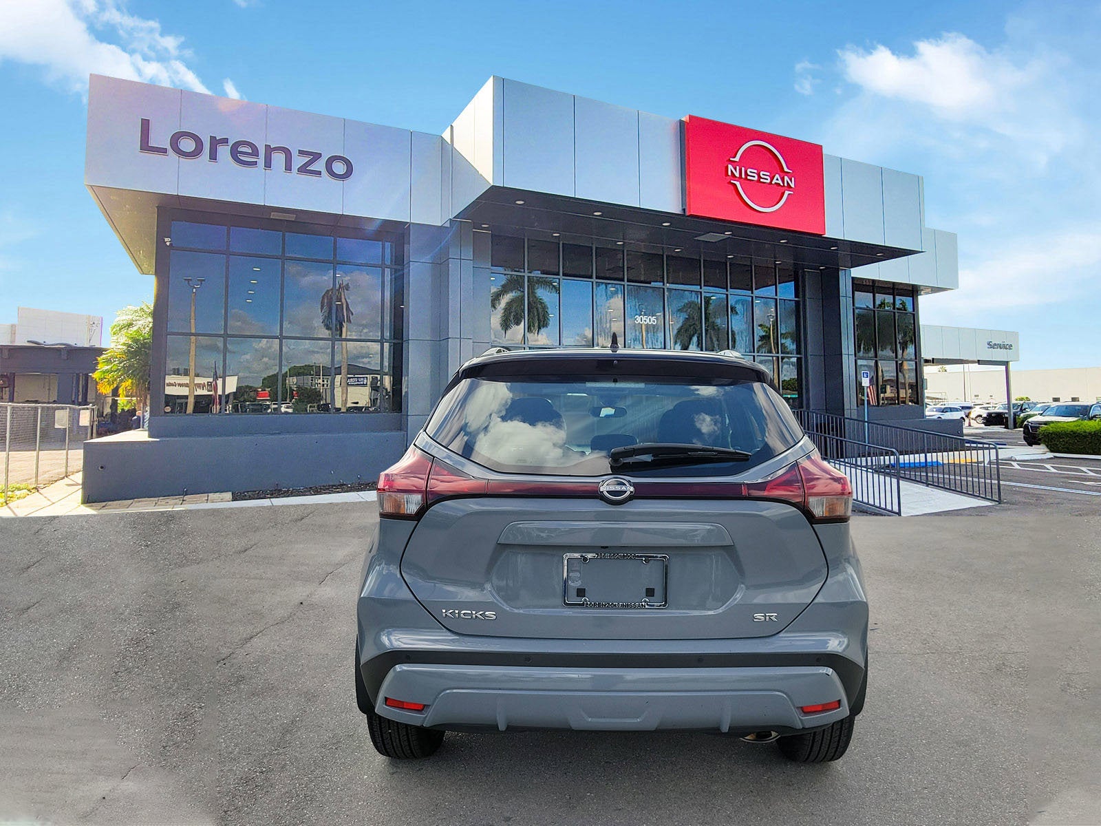2023 Nissan Kicks SR