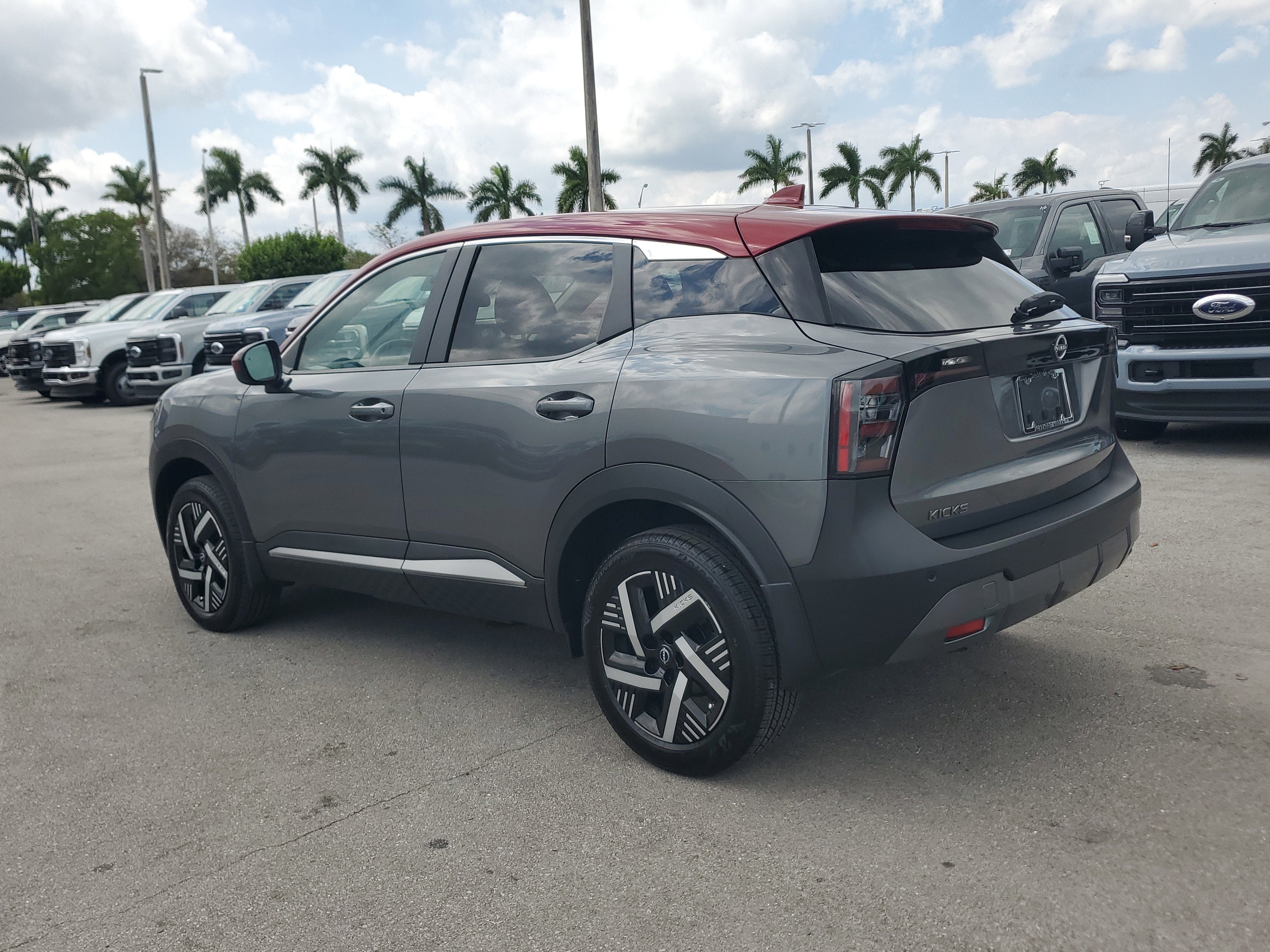 2025 Nissan Kicks SV