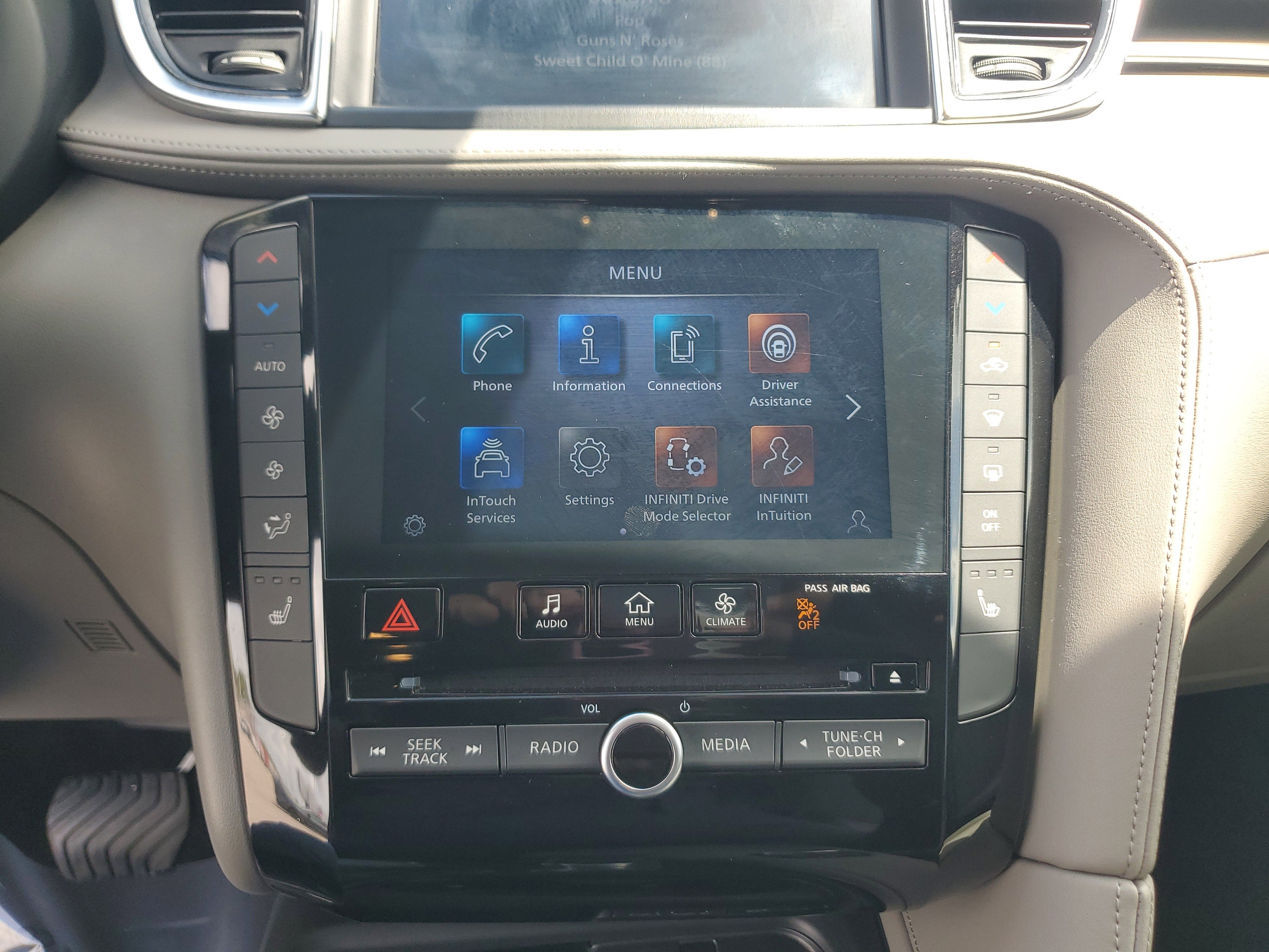 2024 INFINITI QX50 LUXE