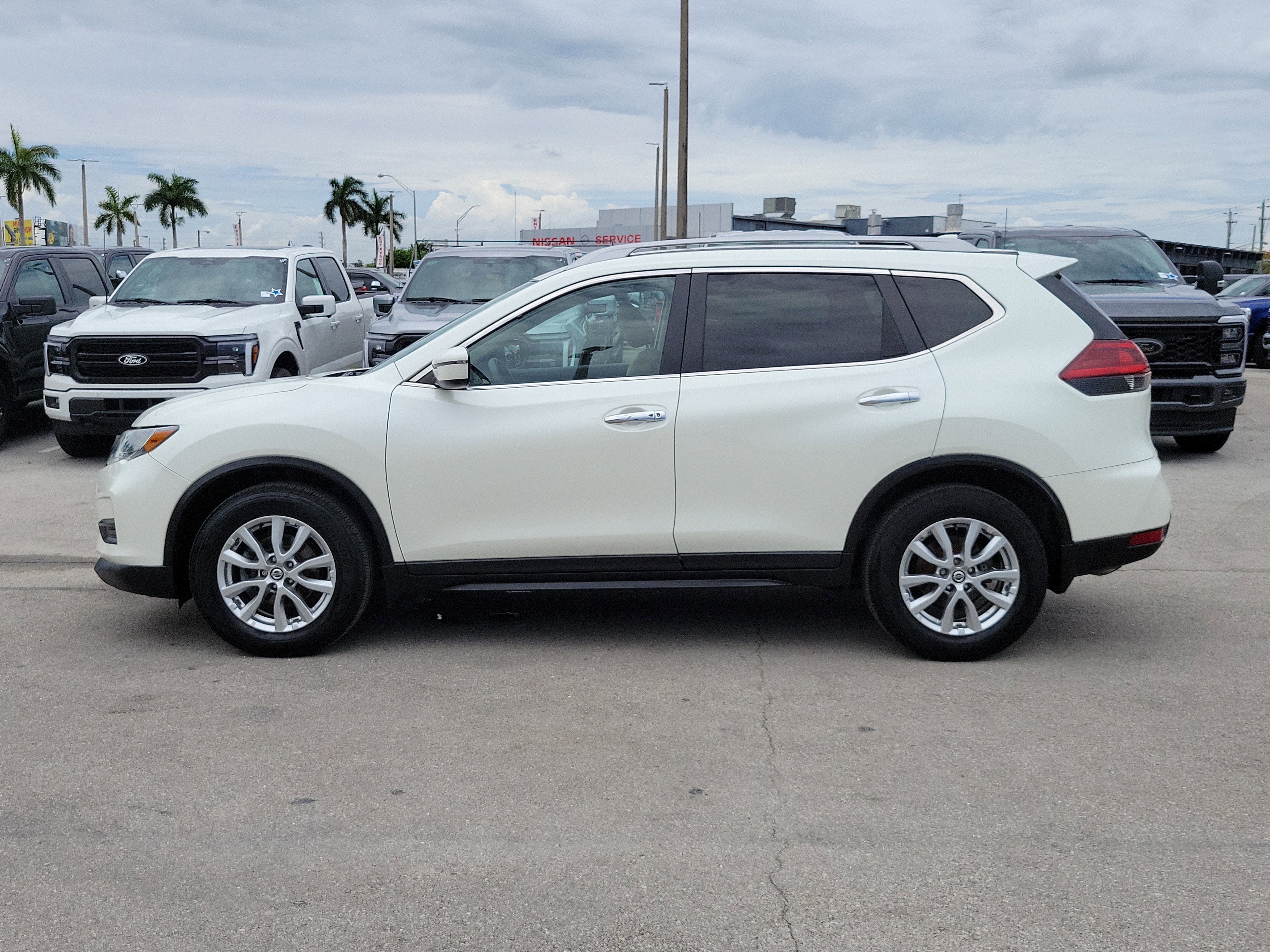 2020 Nissan Rogue SV