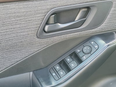 2023 Nissan Rogue S 4WD