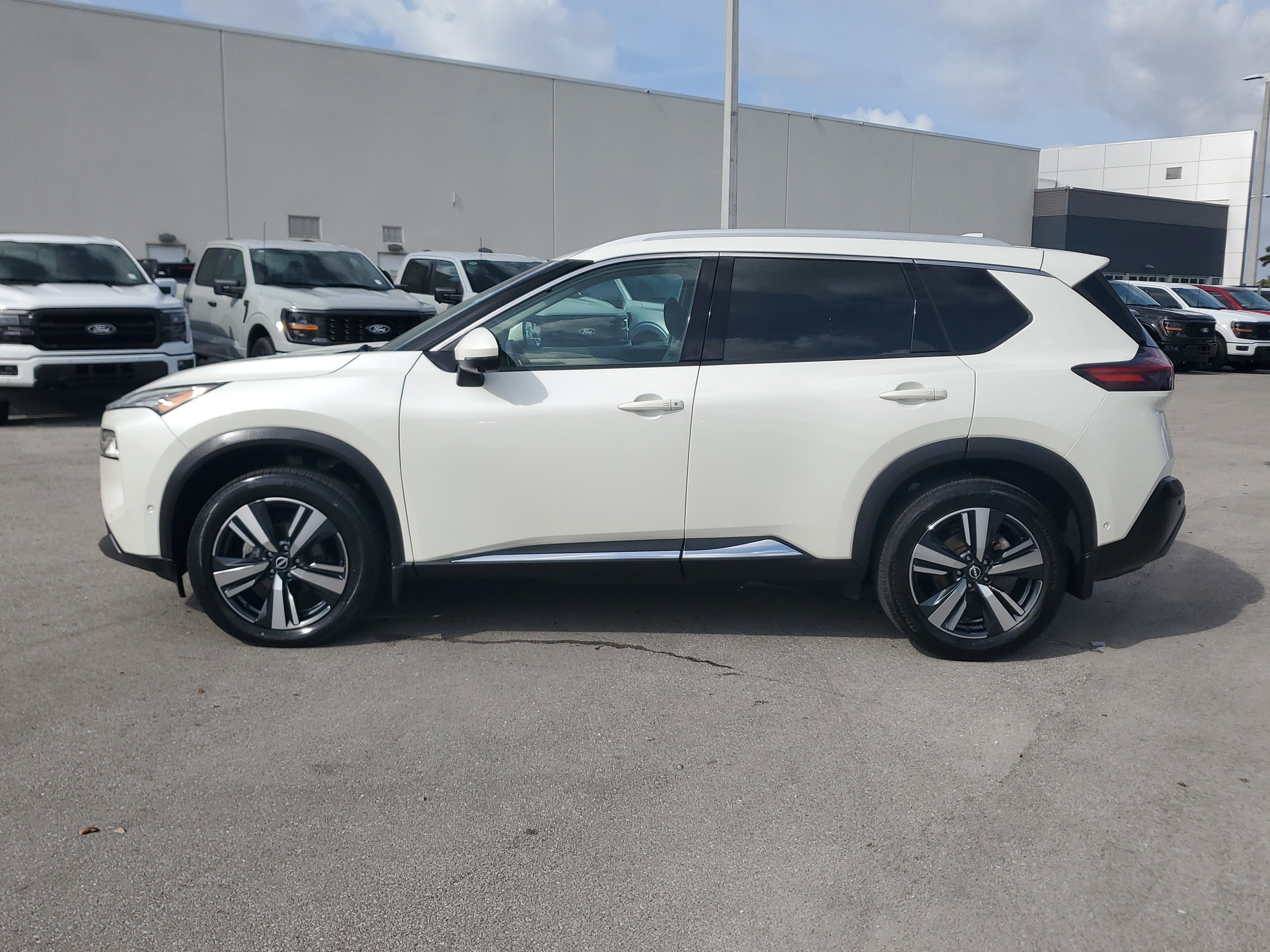 2022 Nissan Rogue SL