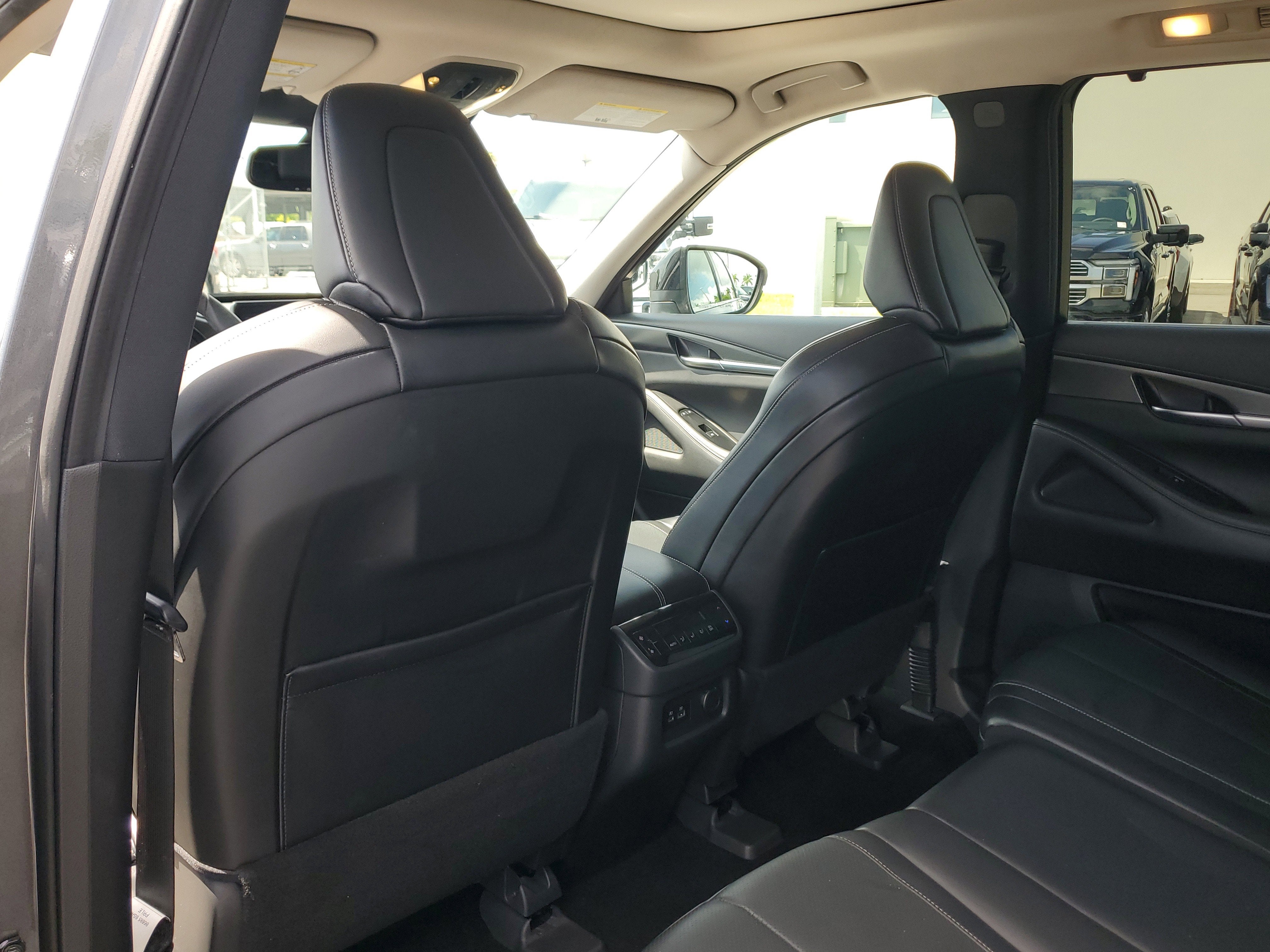 2022 INFINITI QX60 LUXE