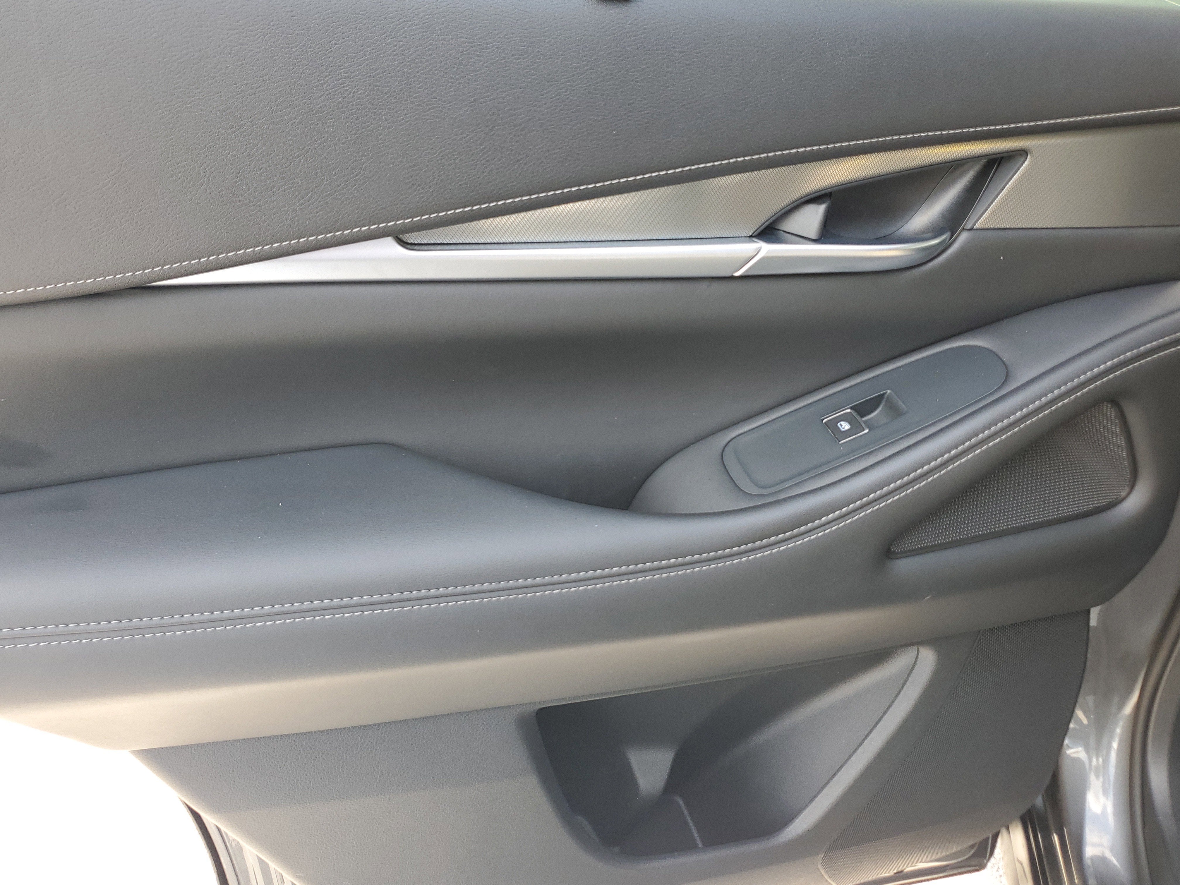 2022 INFINITI QX60 LUXE