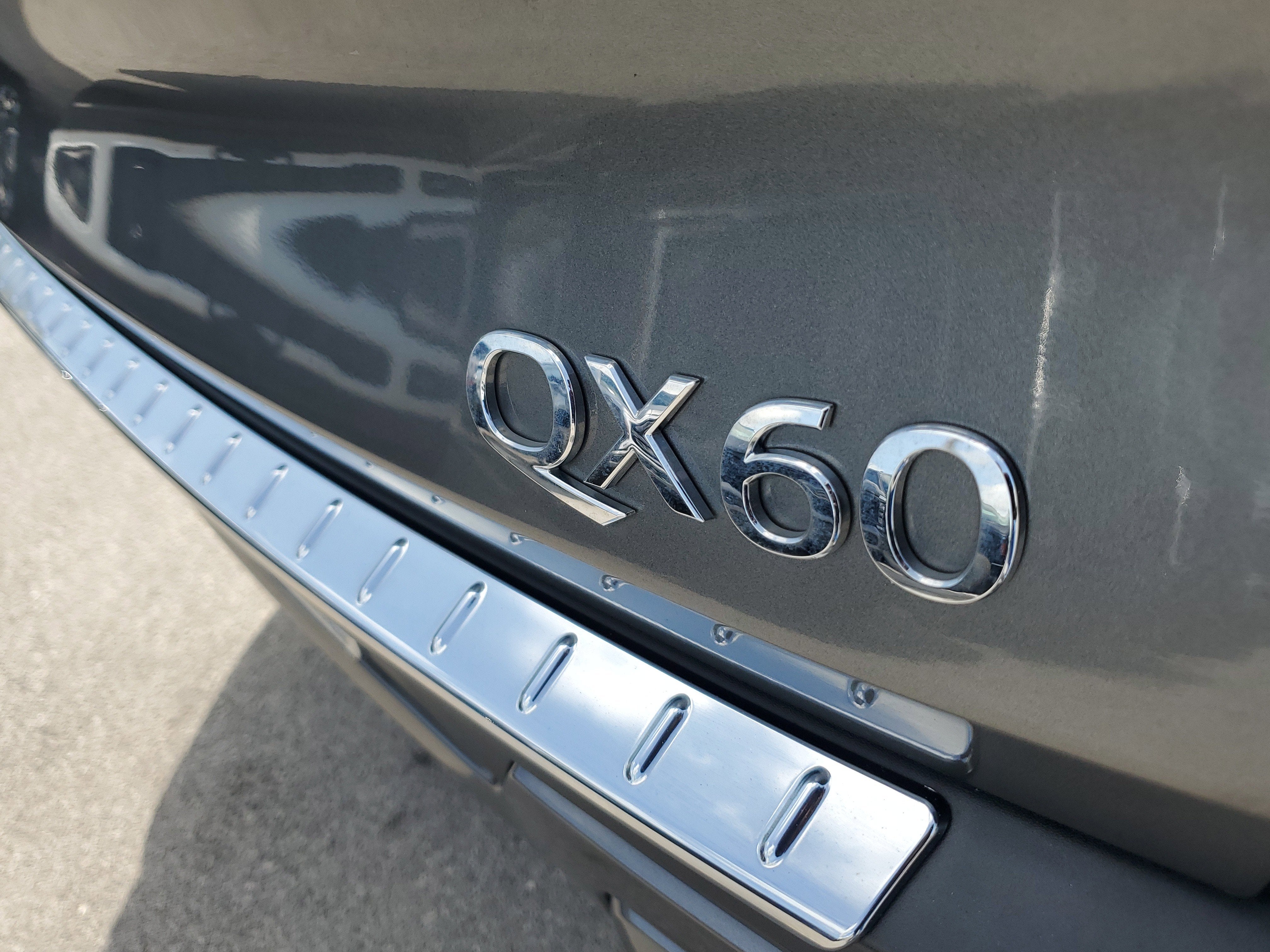 2022 INFINITI QX60 LUXE