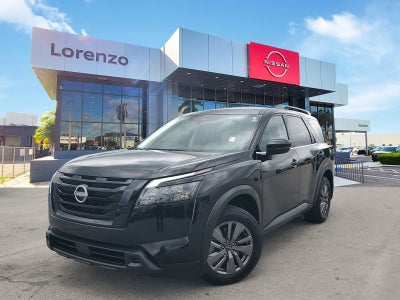 2025 Nissan Pathfinder SV